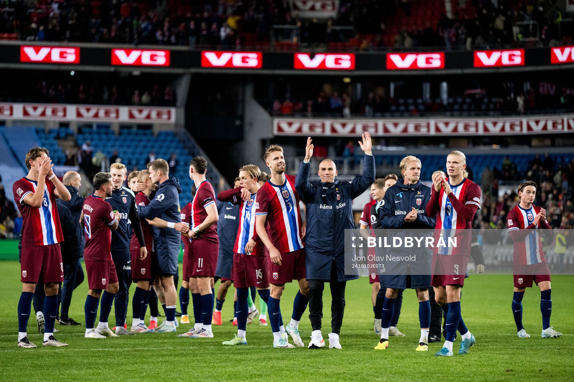 Players of Norway celebrate