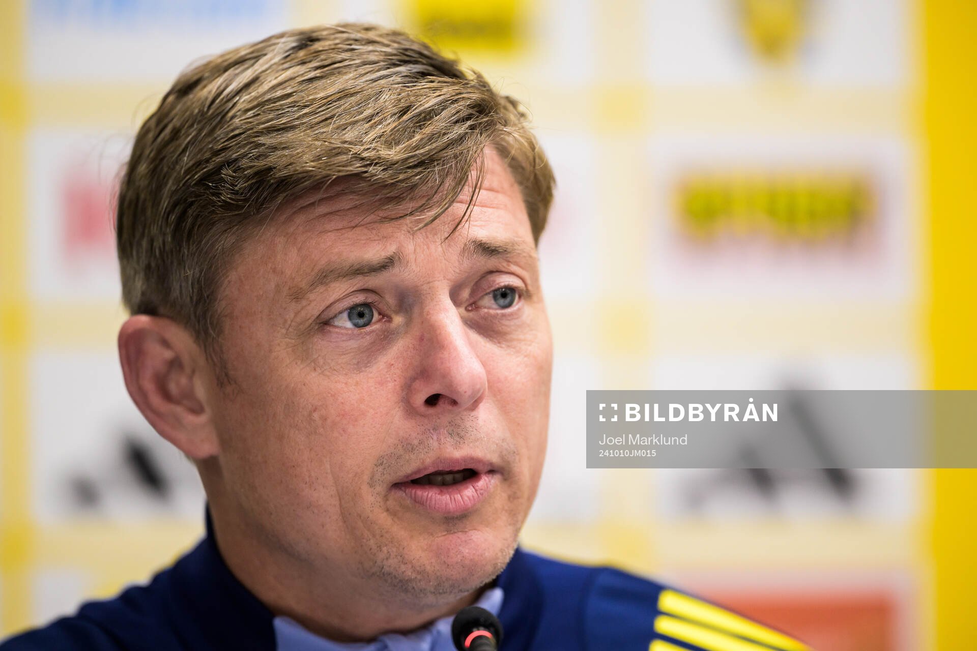 Head coach Jon Dahl Tomasson of the Swedish men's national