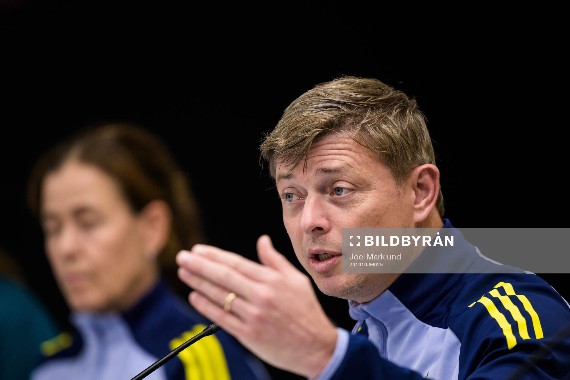 Head coach Jon Dahl Tomasson of the Swedish men's national