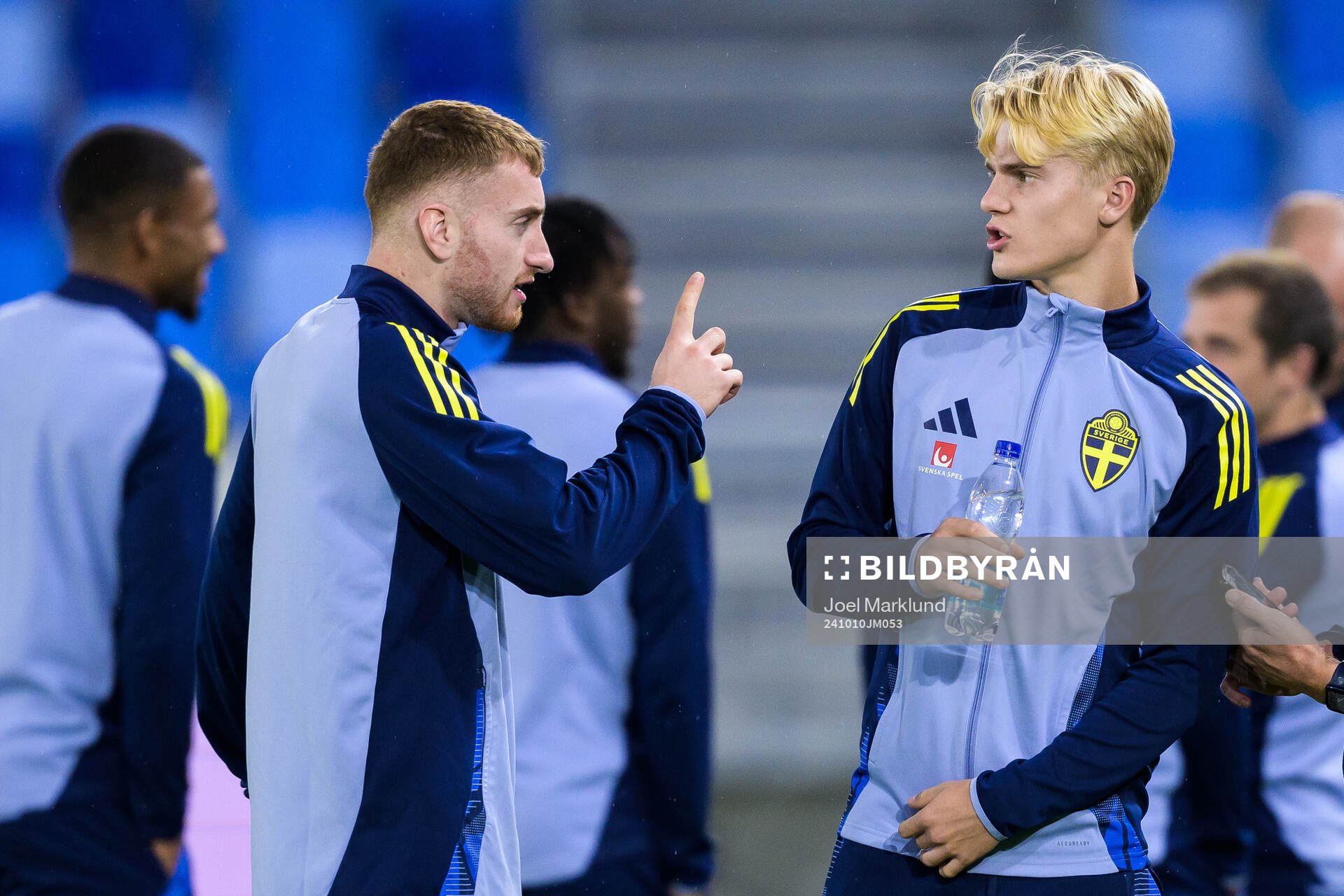 Dejan Kulusevski and Lucas Bergvall of the Swedish men's