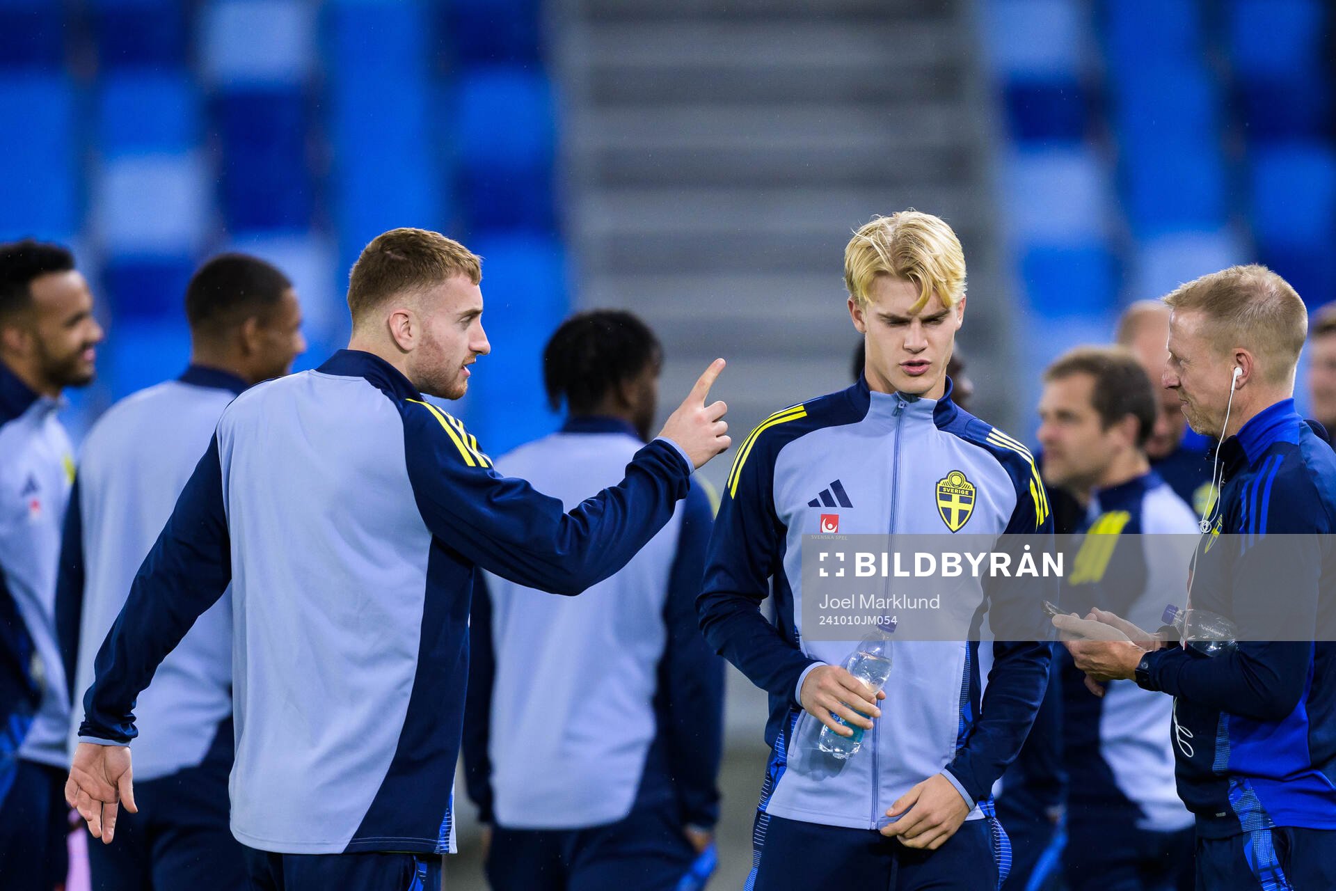 Dejan Kulusevski and Lucas Bergvall of the Swedish men's