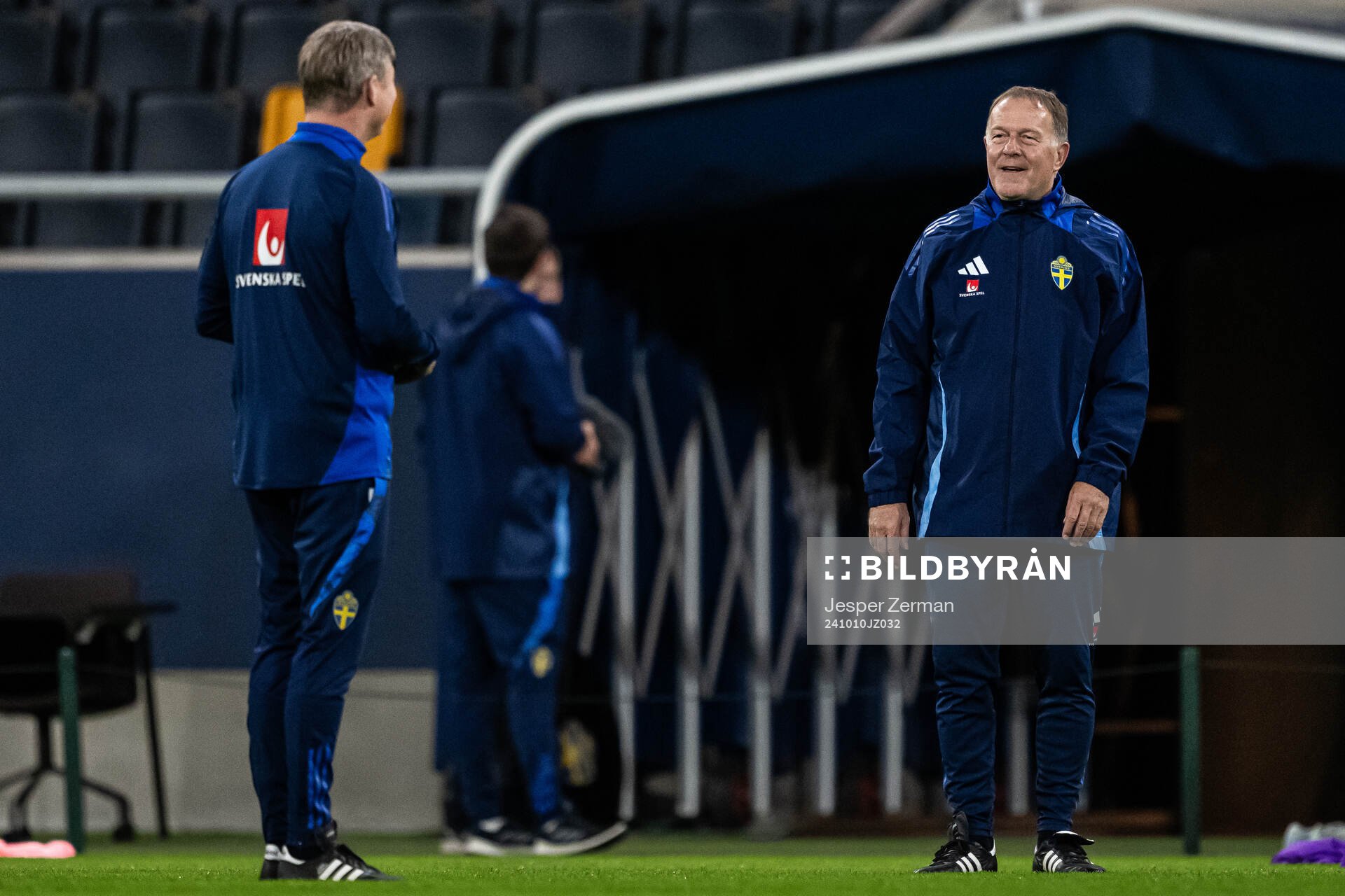 head coach Jon Dahl Tomasson and assistant coach Remy