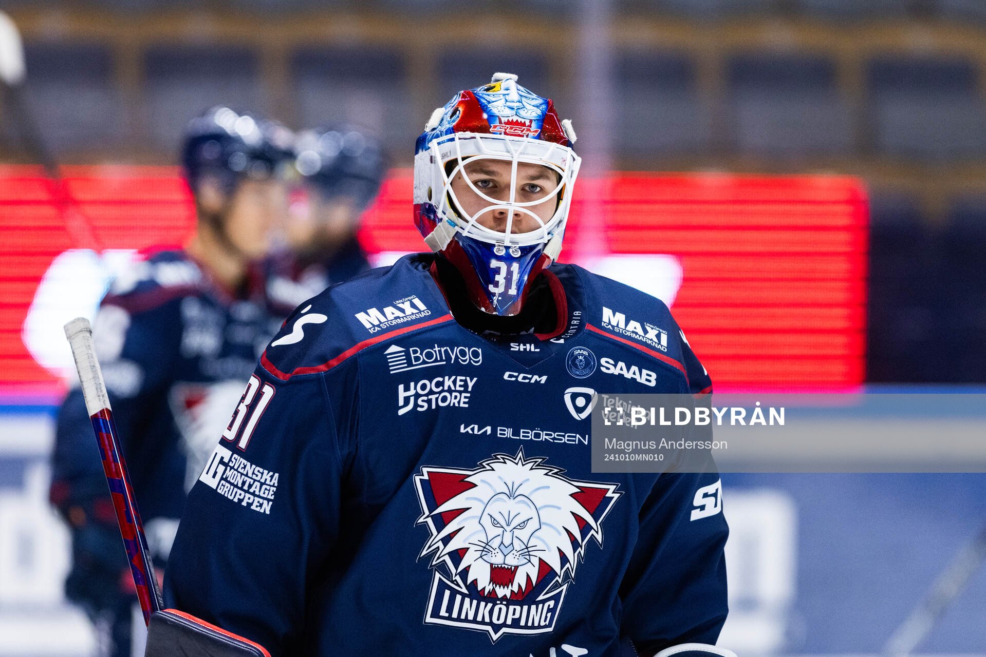 Linköpings målvakt Jesper Myrenberg på uppvärmningen
