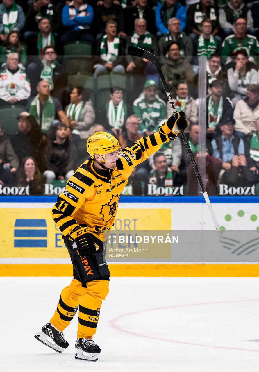Skellefteås Max Lindholm jublar