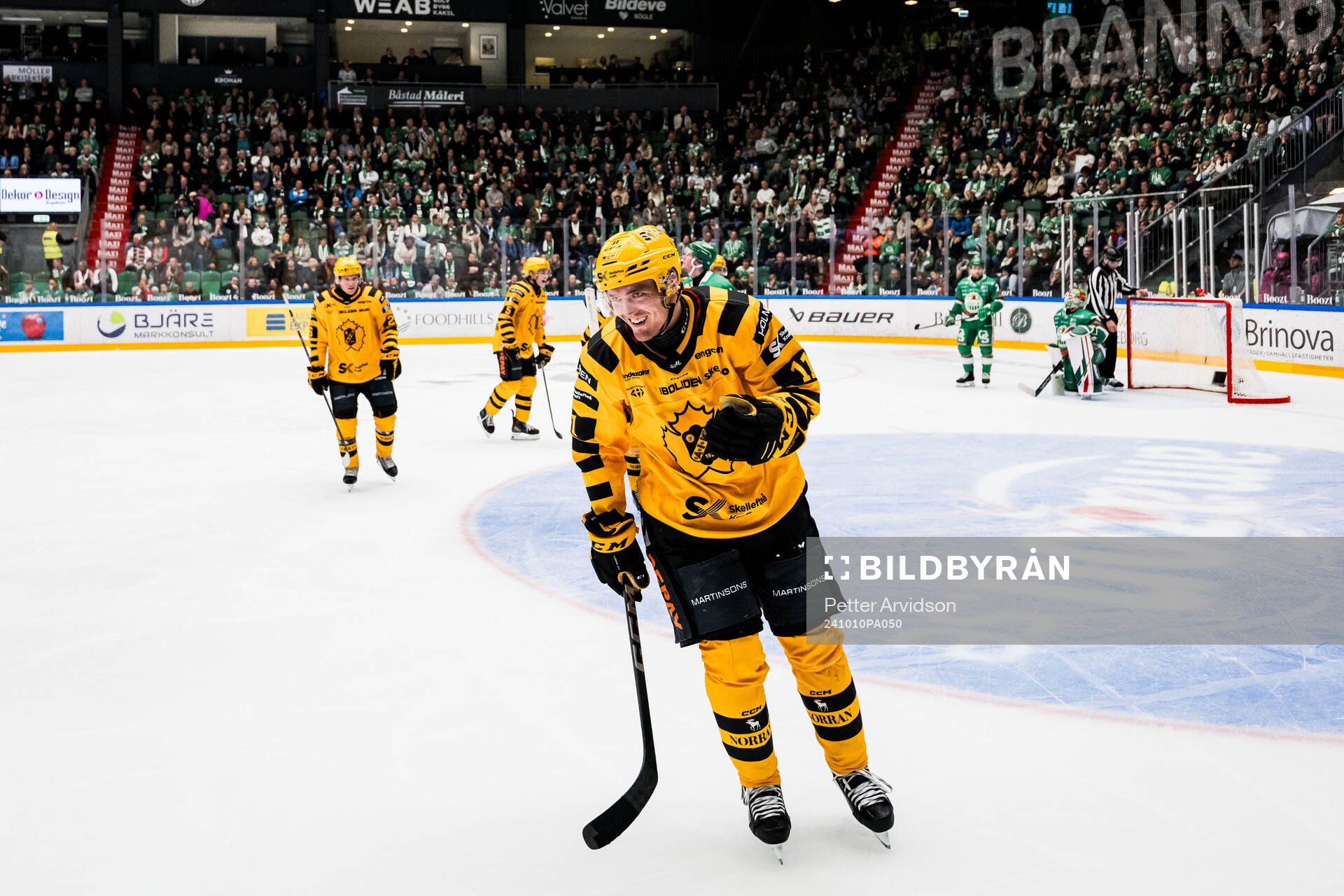 Skellefteås Max Lindholm jublar
