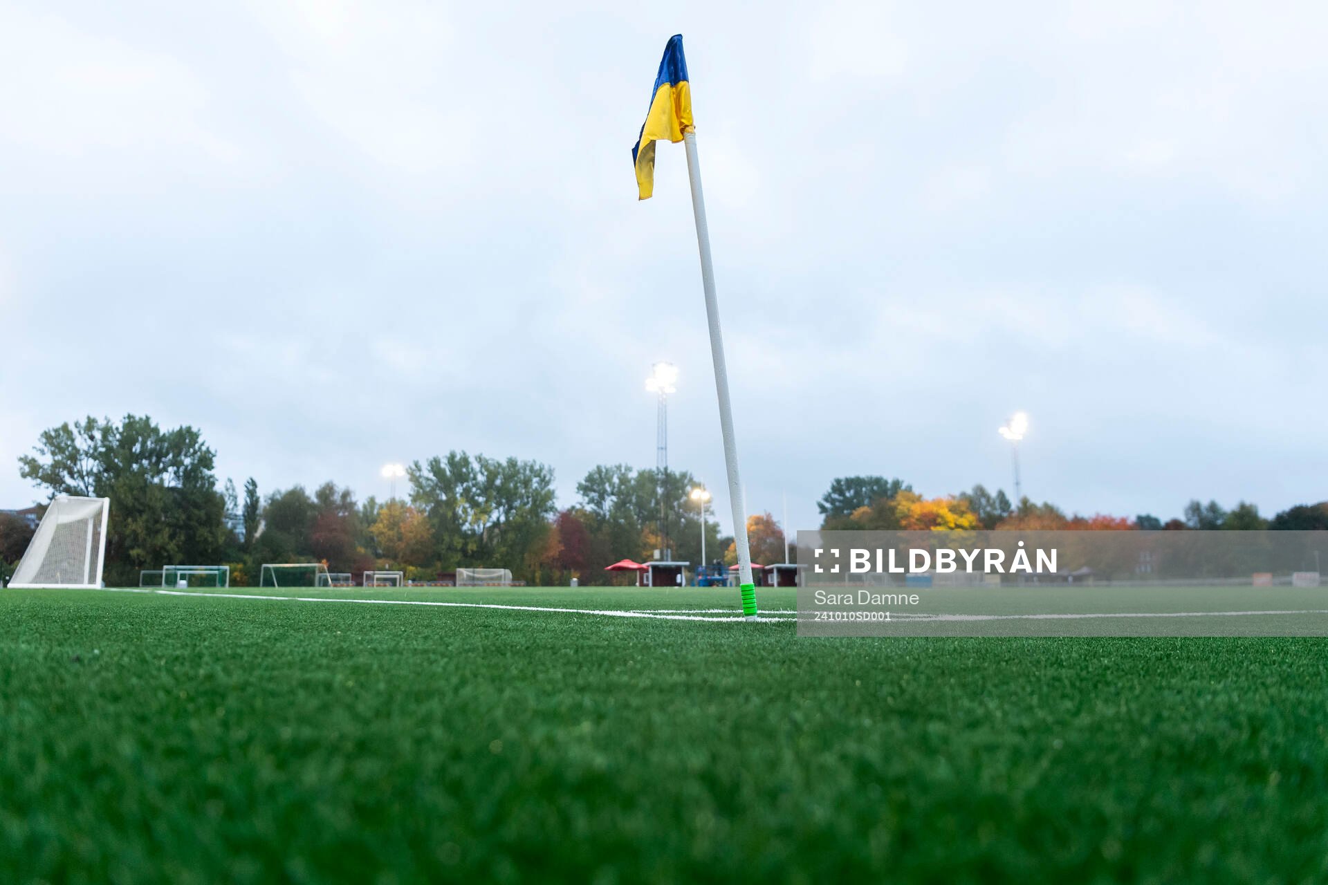 Hörnflagga på Järfällavallen inför fotbollsmatchen i Svenska Cupen mellan FC Järfälla och Djurgården den 10 oktober 2024 i Stockholm. 