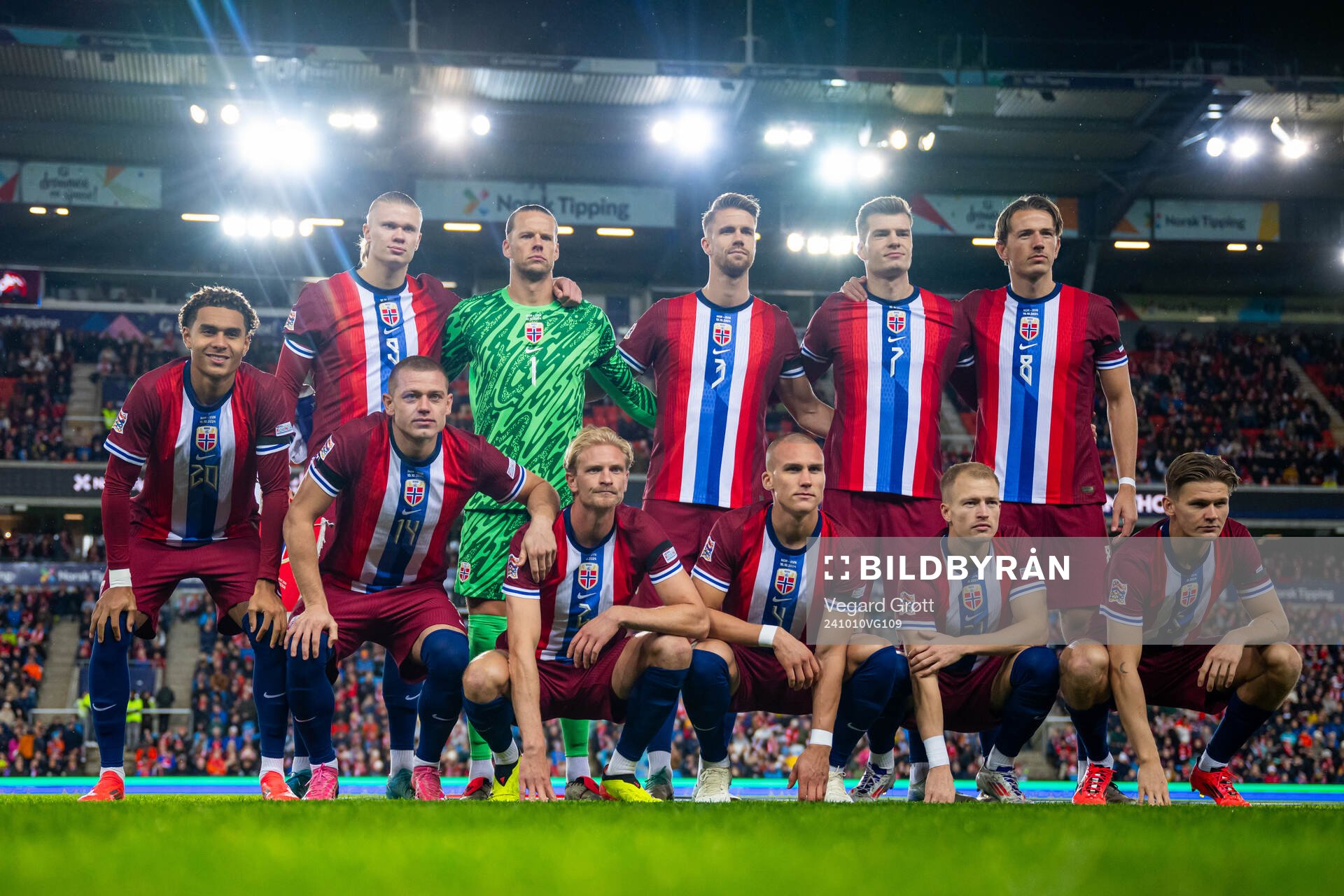 The starting eleven of Norway pose for a team photo