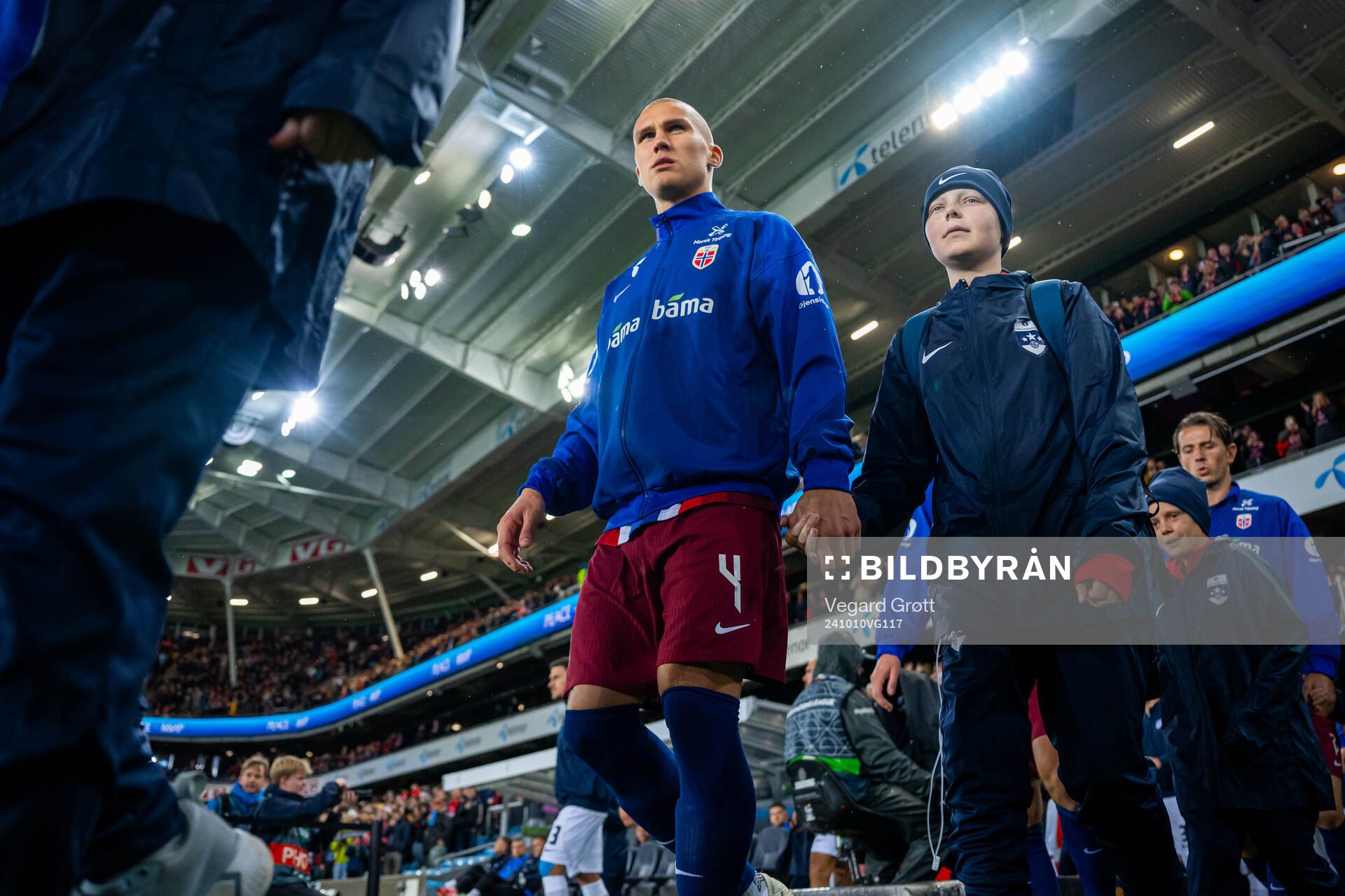 Leo Østigård of Norway enters the pitch