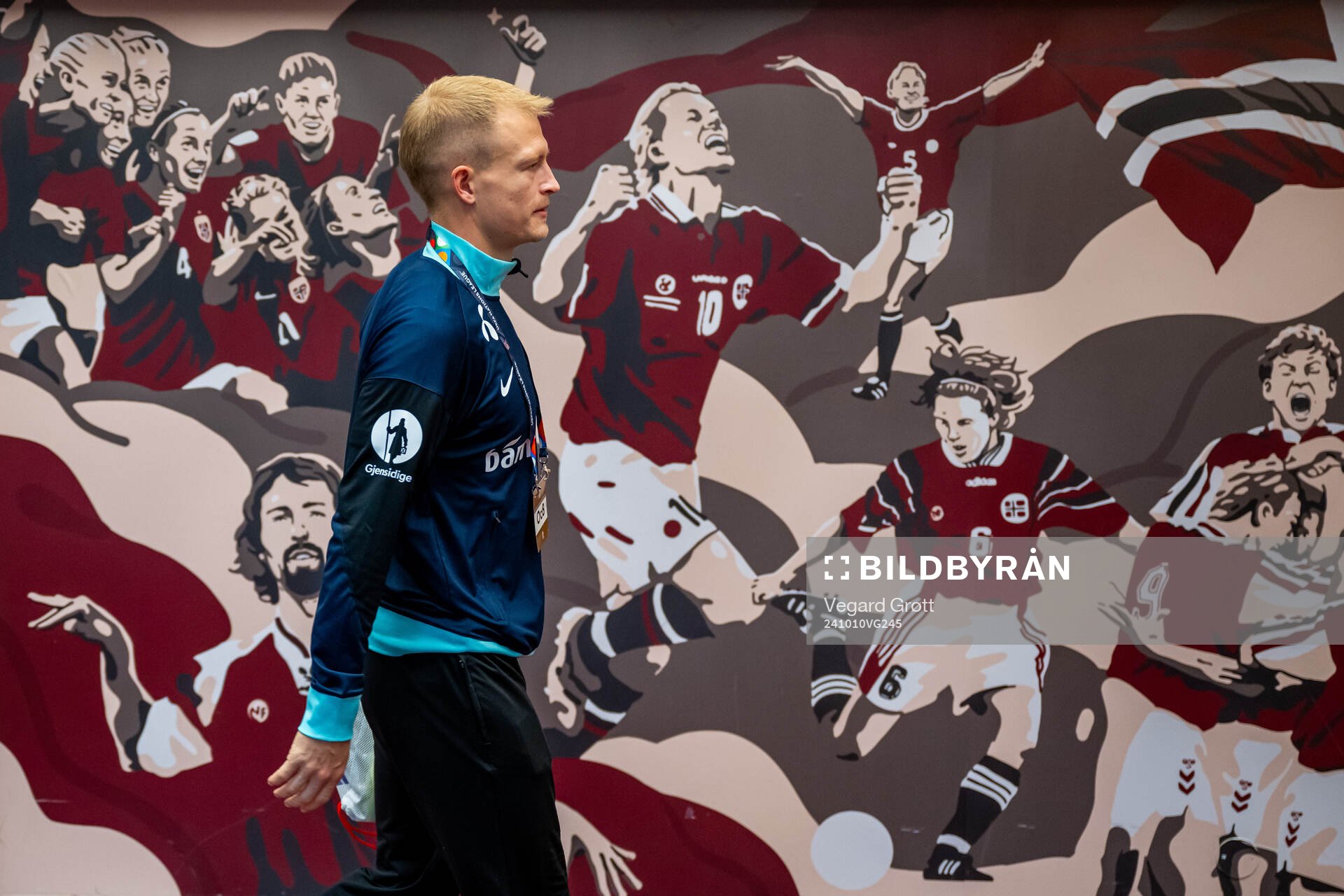 Andreas Hanche-Olsen of Norway arrives