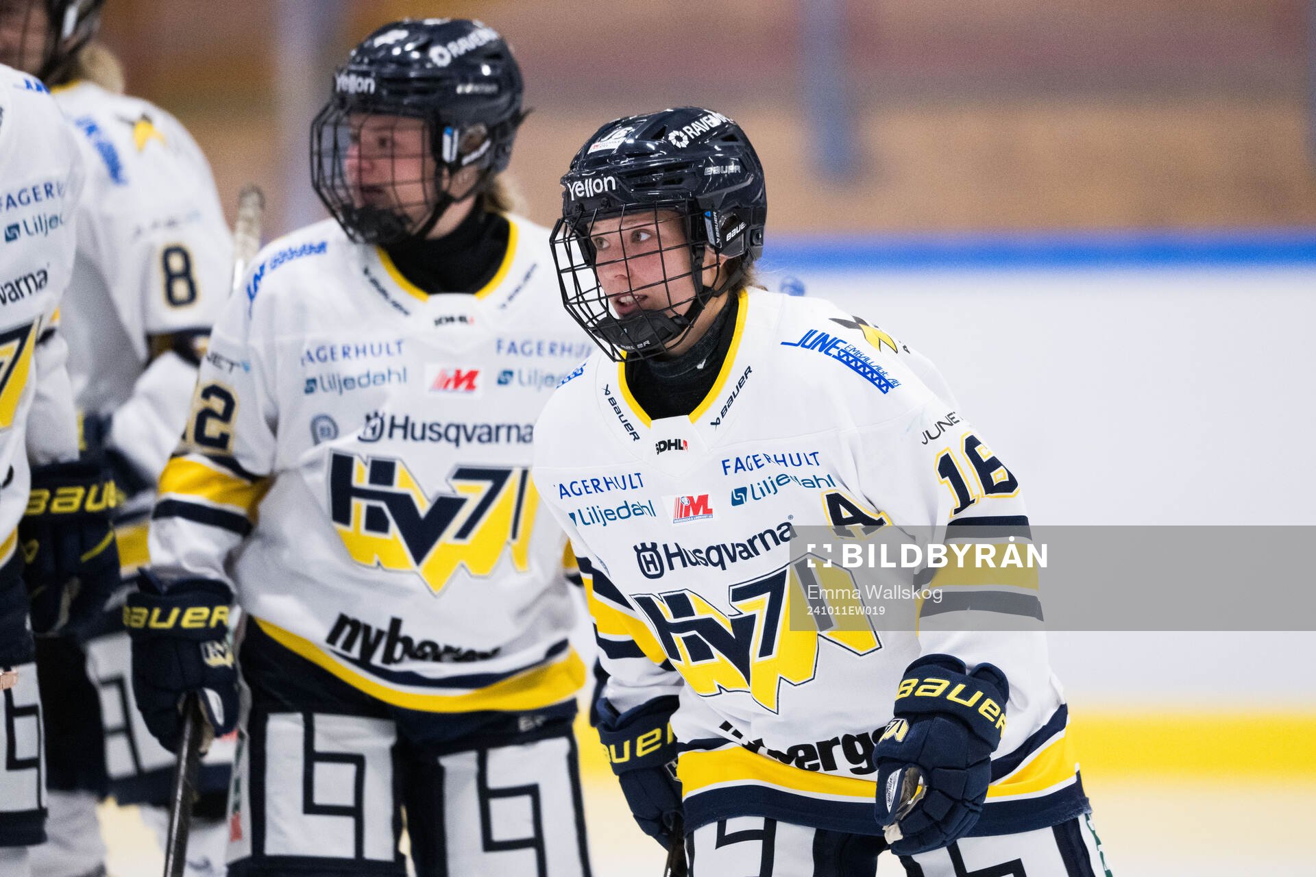 HV71s Kajsa Armborg jublar