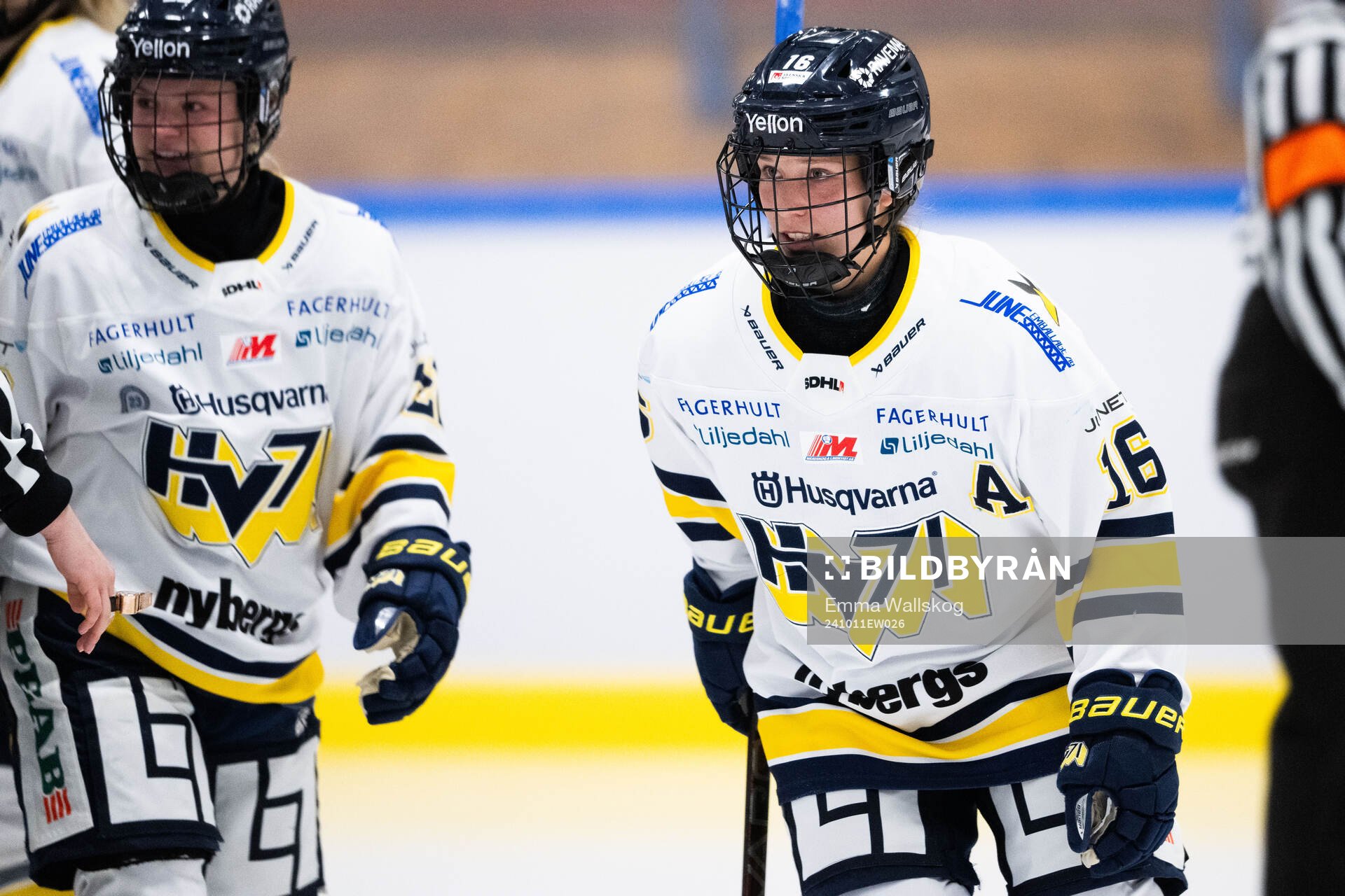 HV71s Kajsa Armborg jublar