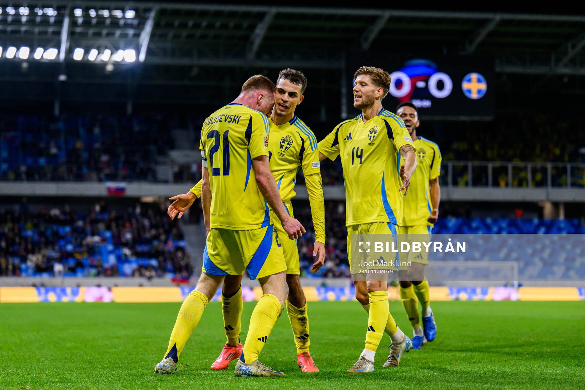 Dejan Kulusevski, Yasin Ayari, Anton Salétros and Alex