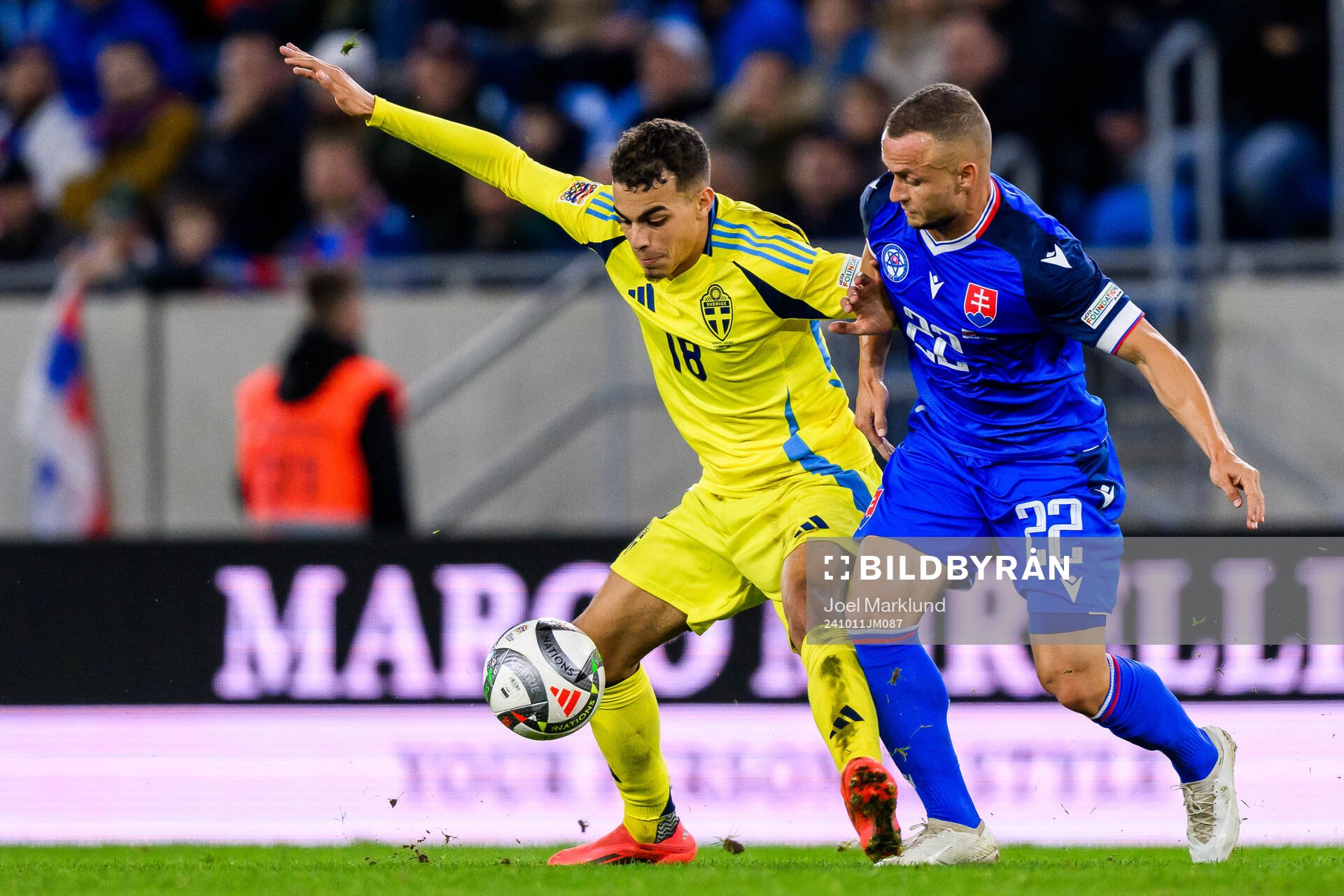 Yasin Ayari of Sweden and Stanislav Lobotka of Slovakia