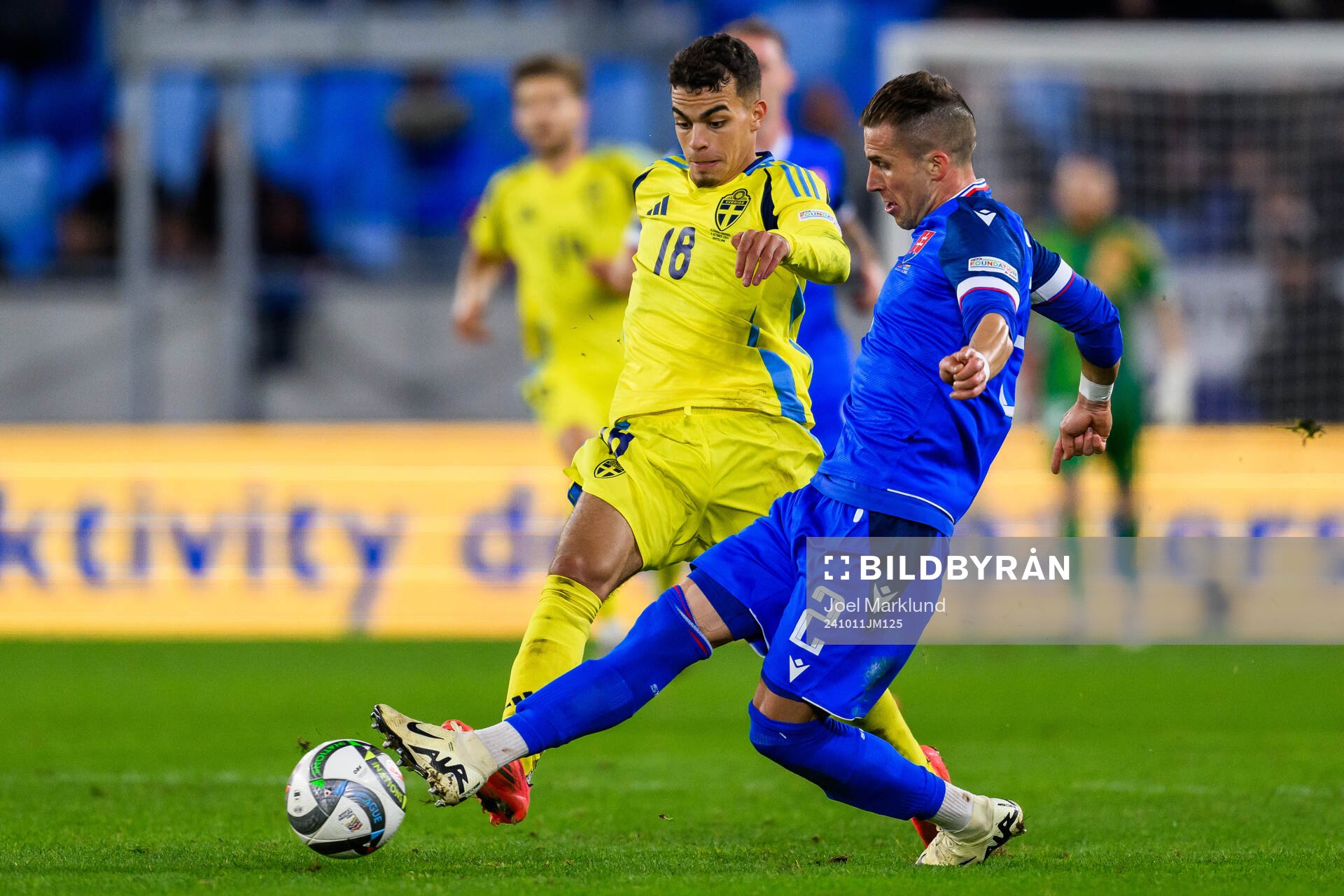 Yasin Ayari of Sweden and Peter Pekarik of Slovakia