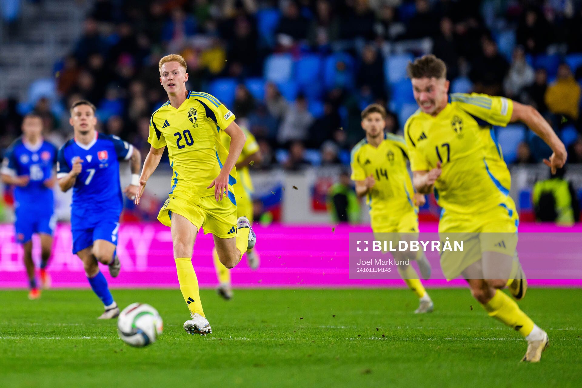 Hugo Larsson of Sweden and Viktor Gyökeres of Sweden