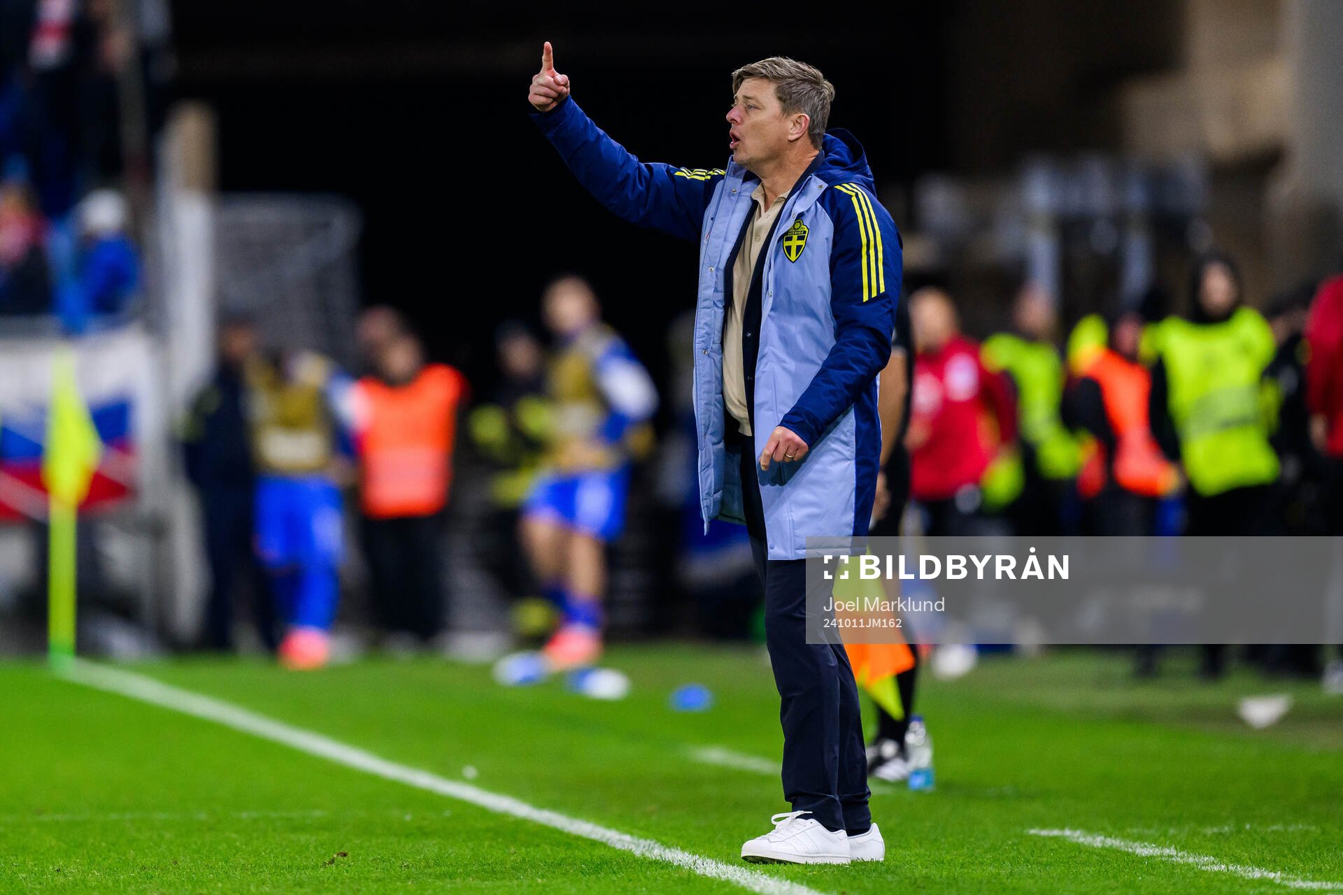 head coach Jon Dahl Tomasson of Sweden
