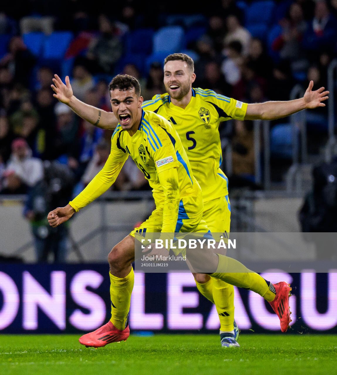 Yasin Ayari and Gabriel Gudmundsson of Sweden celebrate the