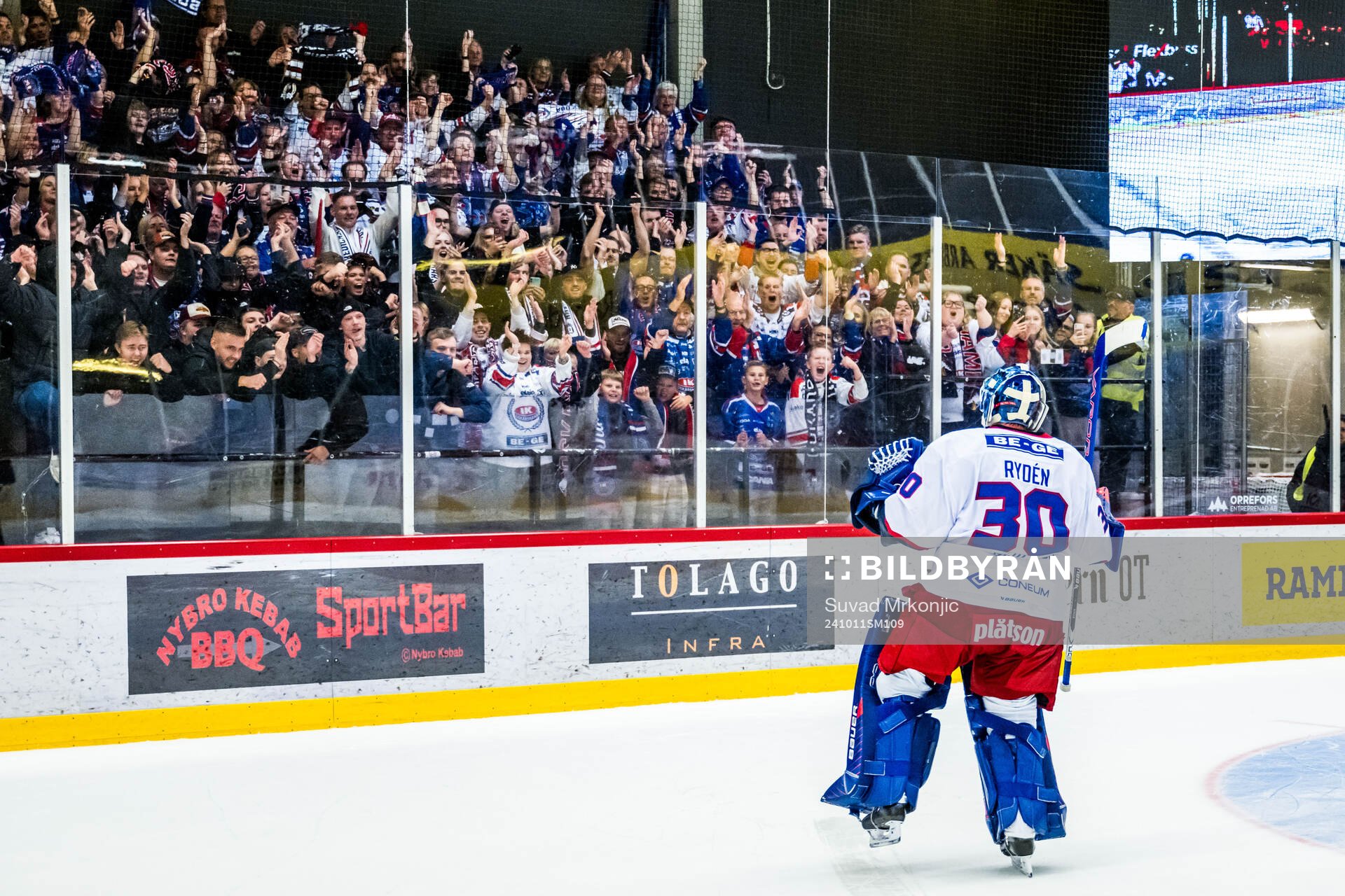 IK Oskarshamns målvakt Tomas Rydén jublar