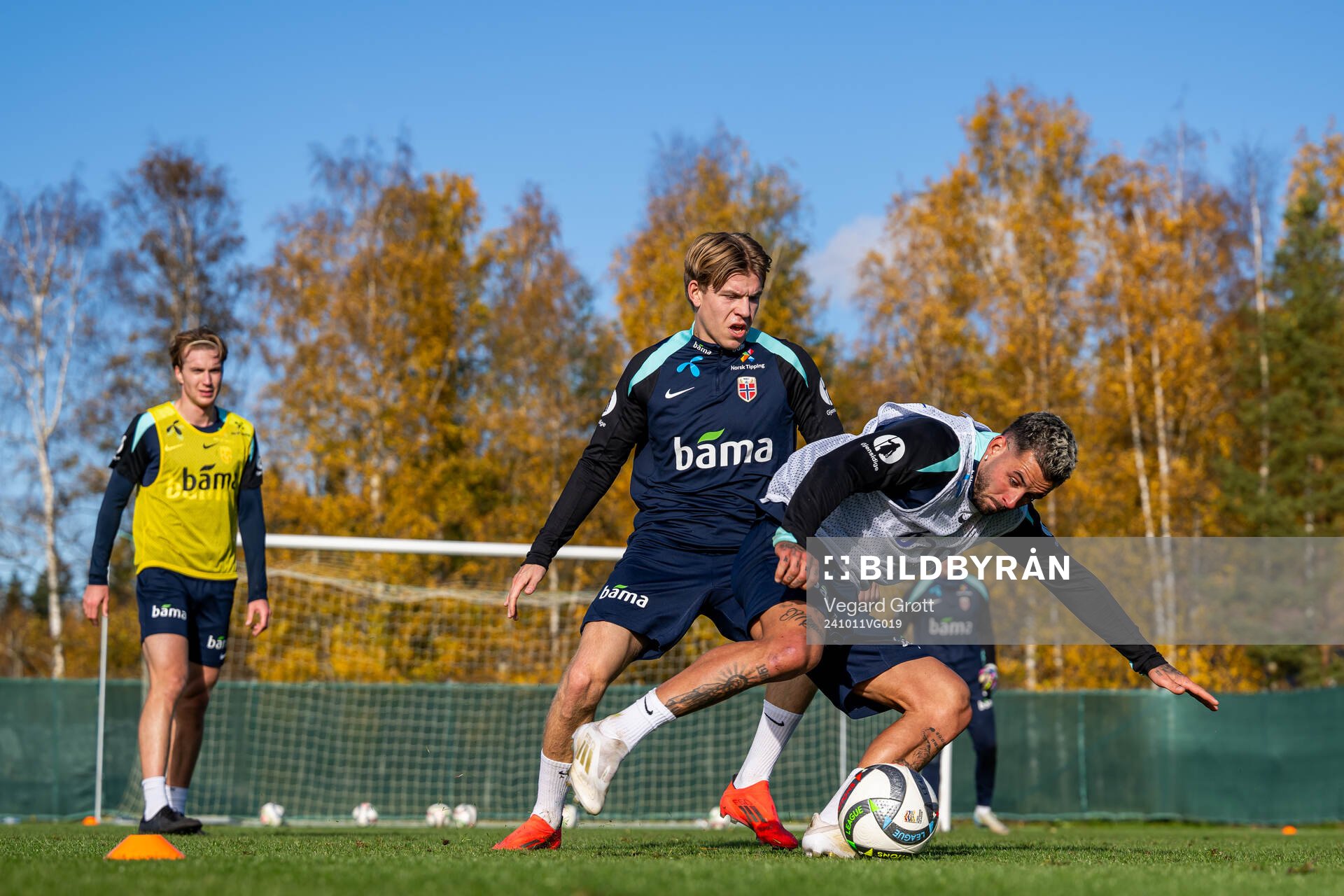 Jens Petter Hauge and Aron Dønnum of the Norwegian