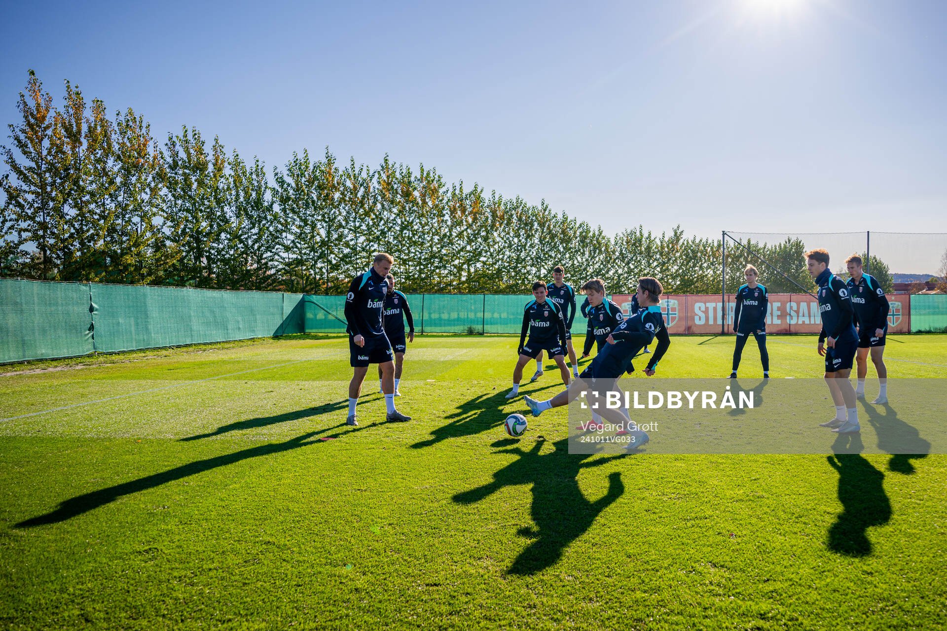 Patrick Berg and players of the Norwegian national football