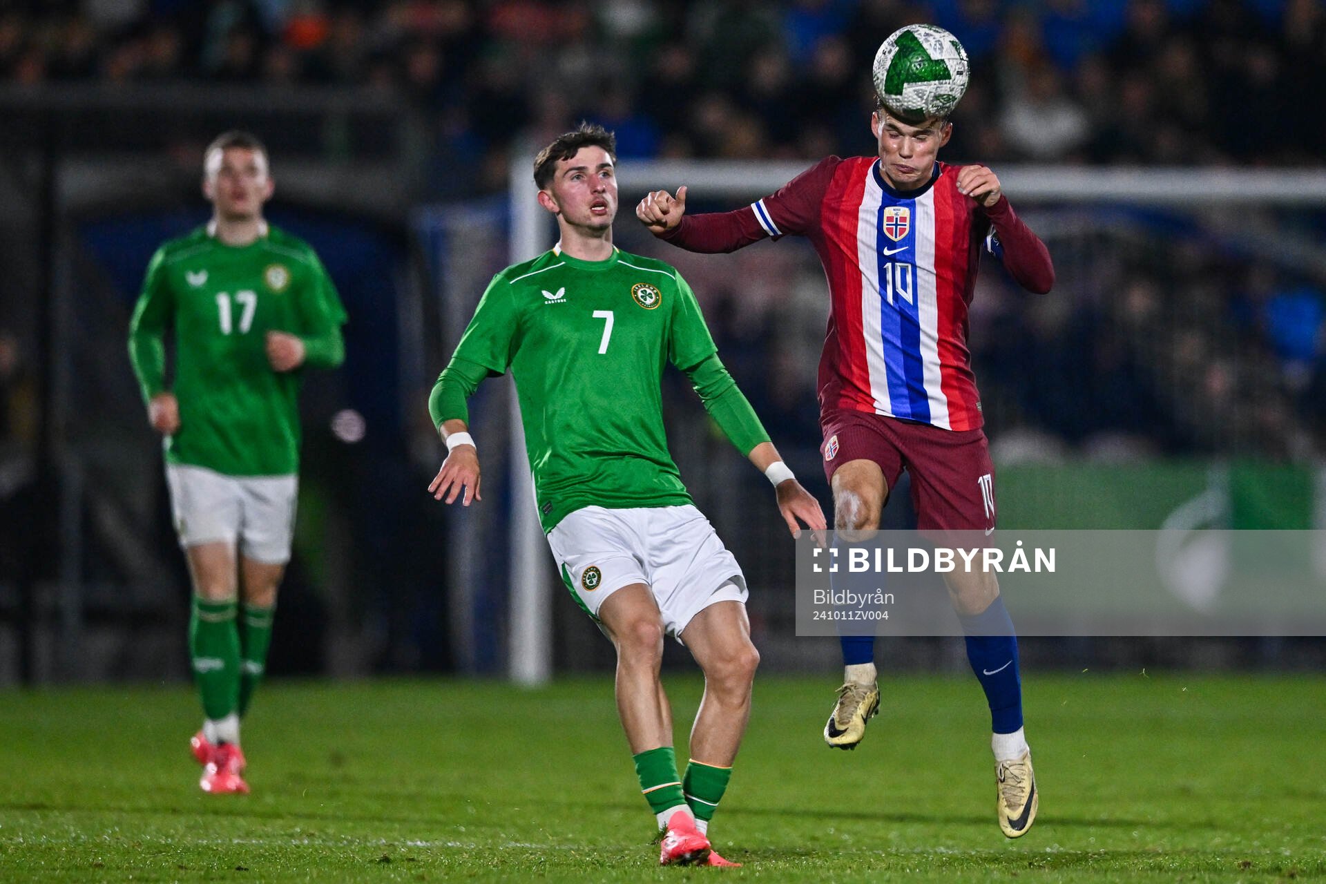 Rocco Vata of Republic of Ireland and Kristian Arnstad of