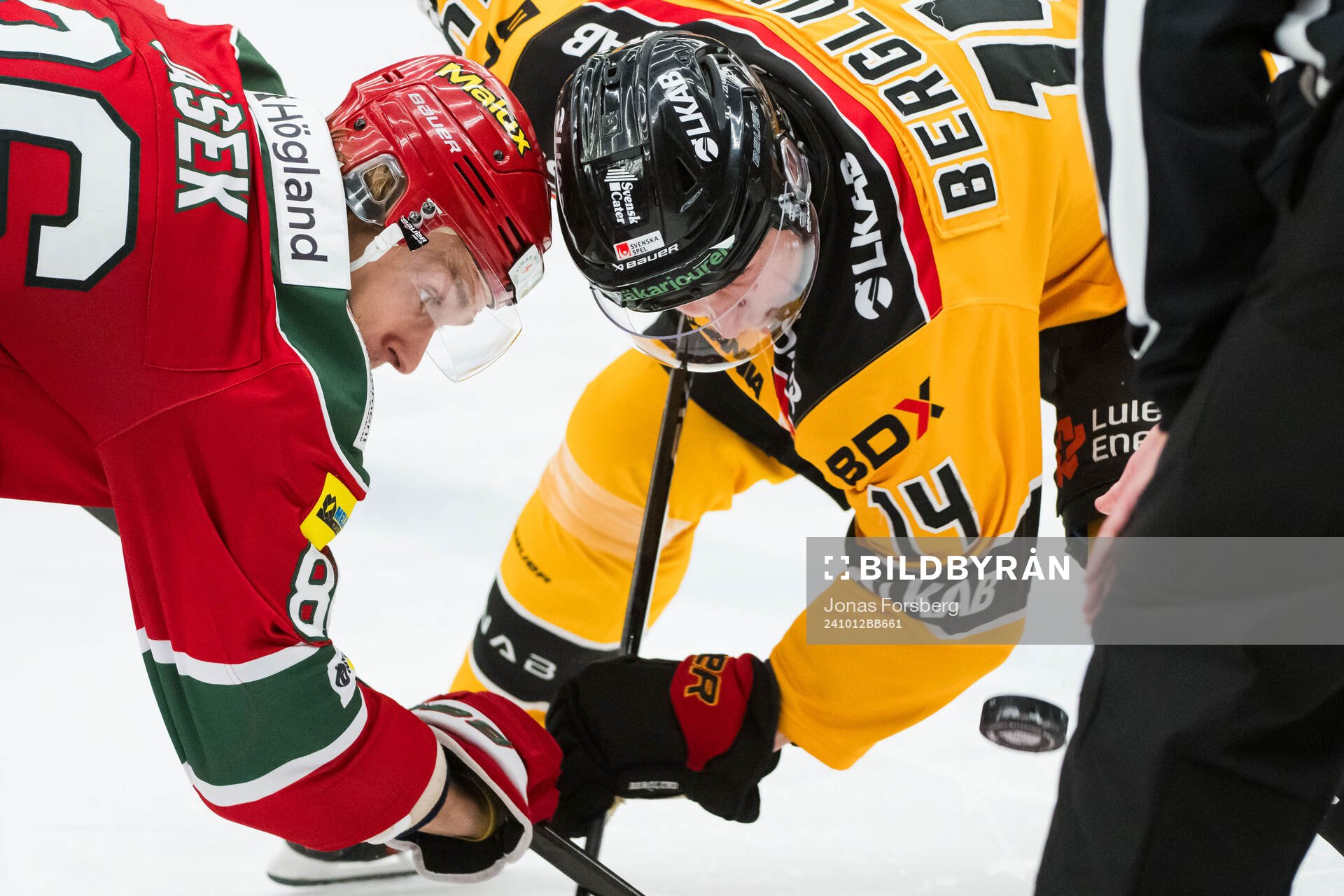 MoDos Lukas Jasek och Luleås Jonas Berglund