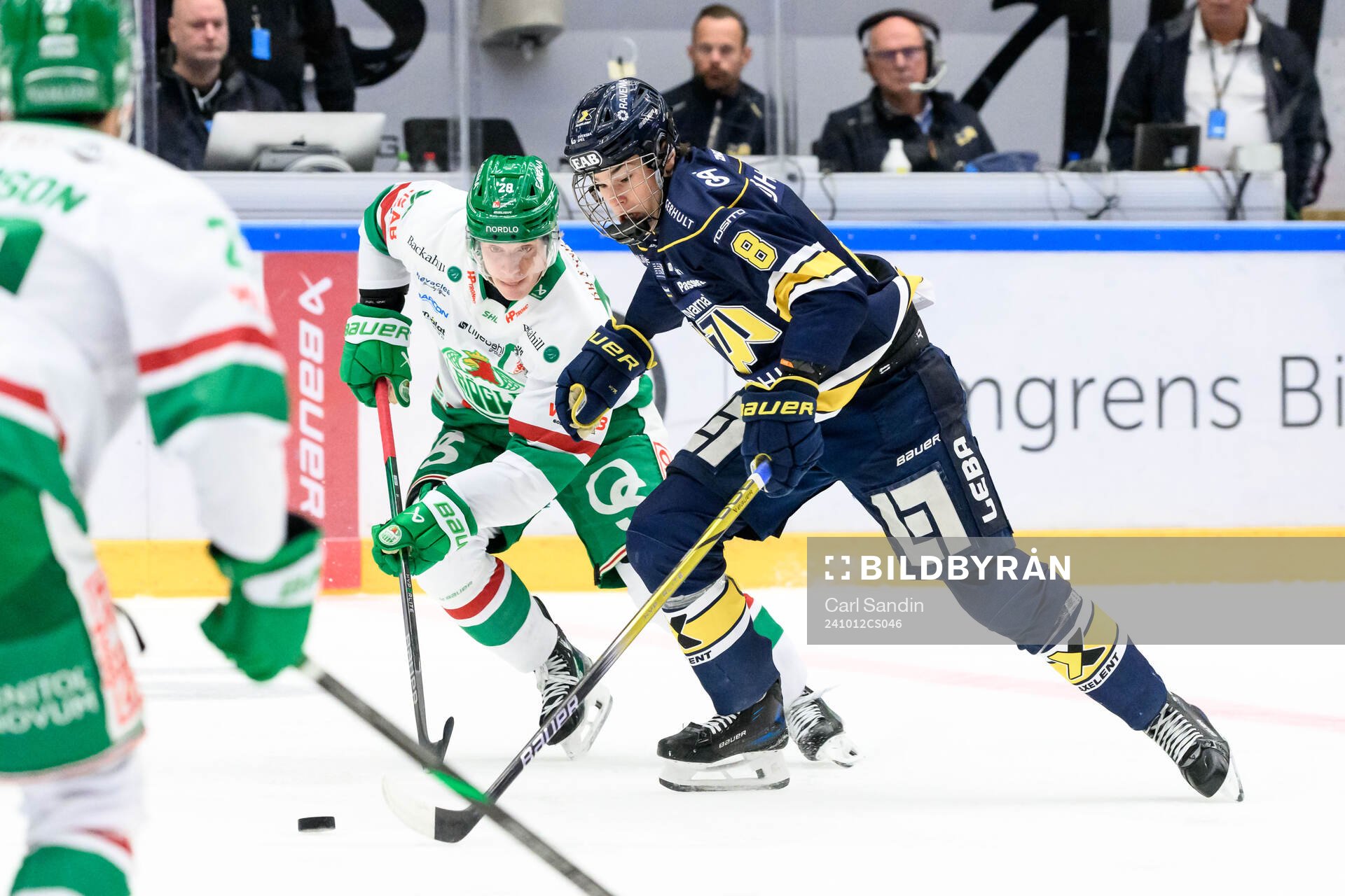 Rögles Anton Bengtsson och HV71s Albert Schioldan