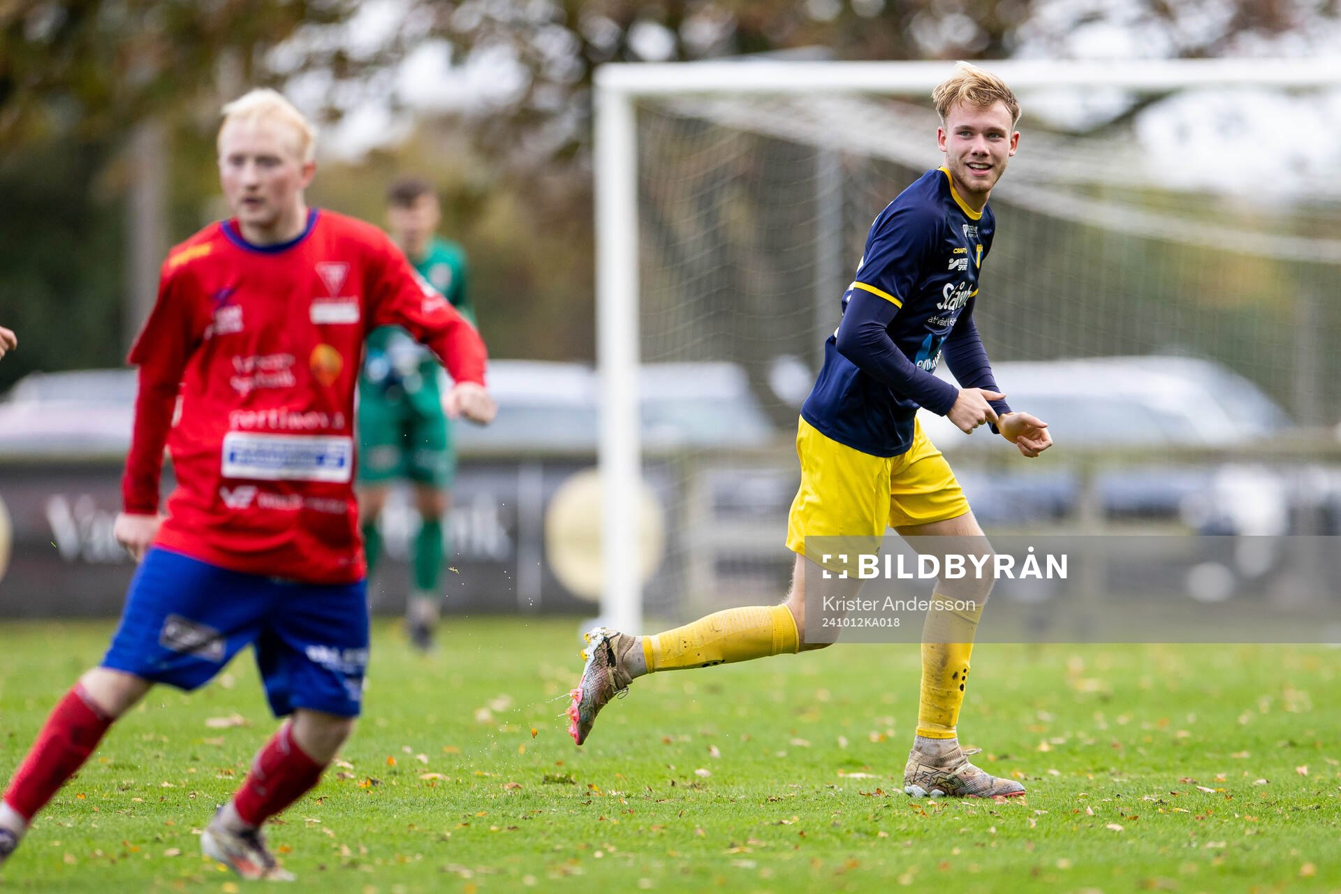 Torns Emil Persson under fotbollsmatchen i Ettan södra mellan Tvååker och Torn den 12 oktober 2024 i Tvååker. 
