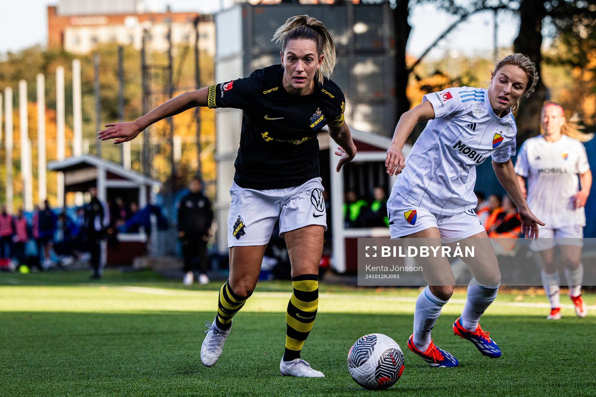 AIKs Jennie Nordin och Djurgårdens Mimmi Larsson