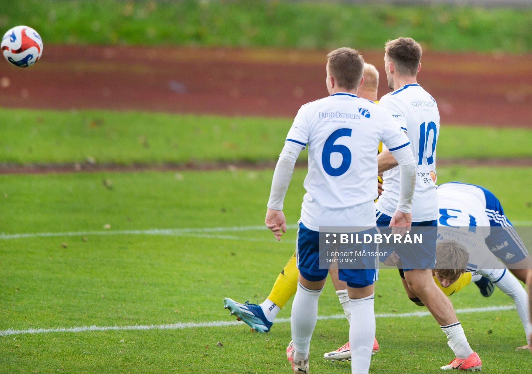 IFK Hässleholms matchhjälte Alexander Sjöström nickar