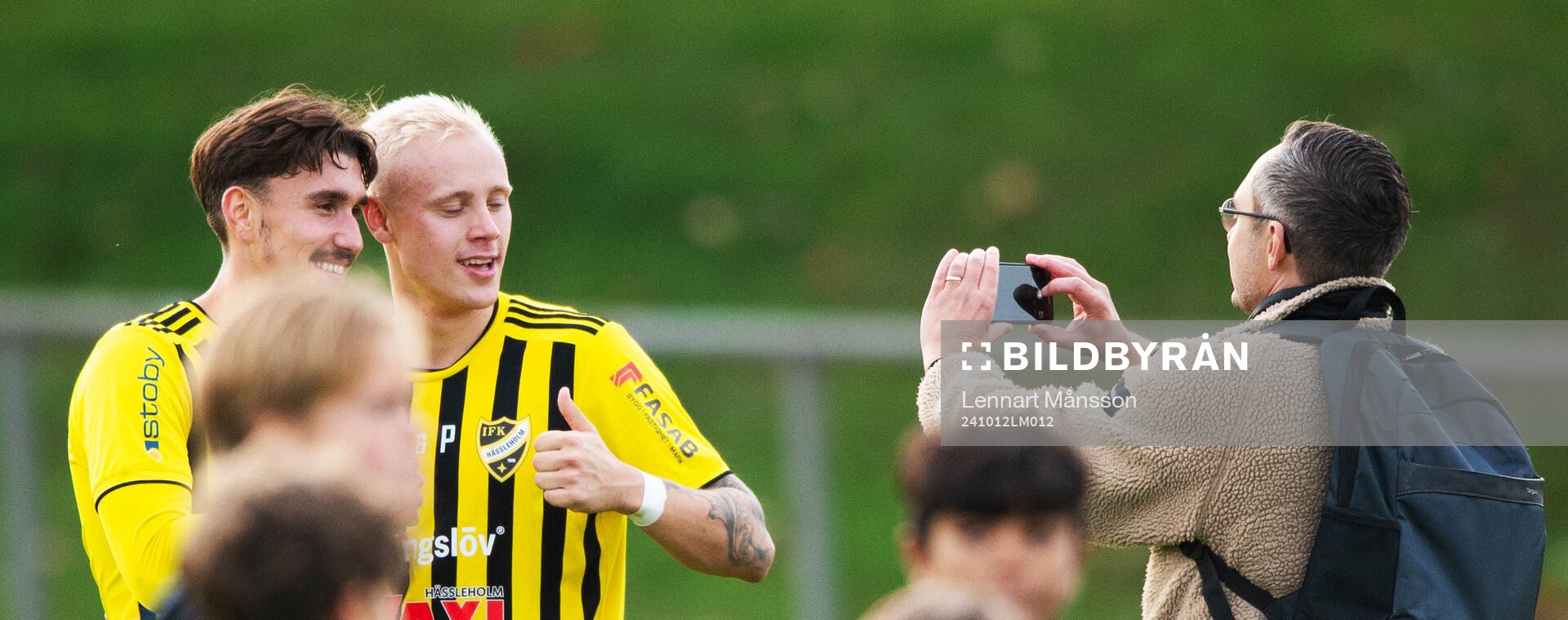 Slutsignal och matchhjältarna Alen Zahirovic fotograferas