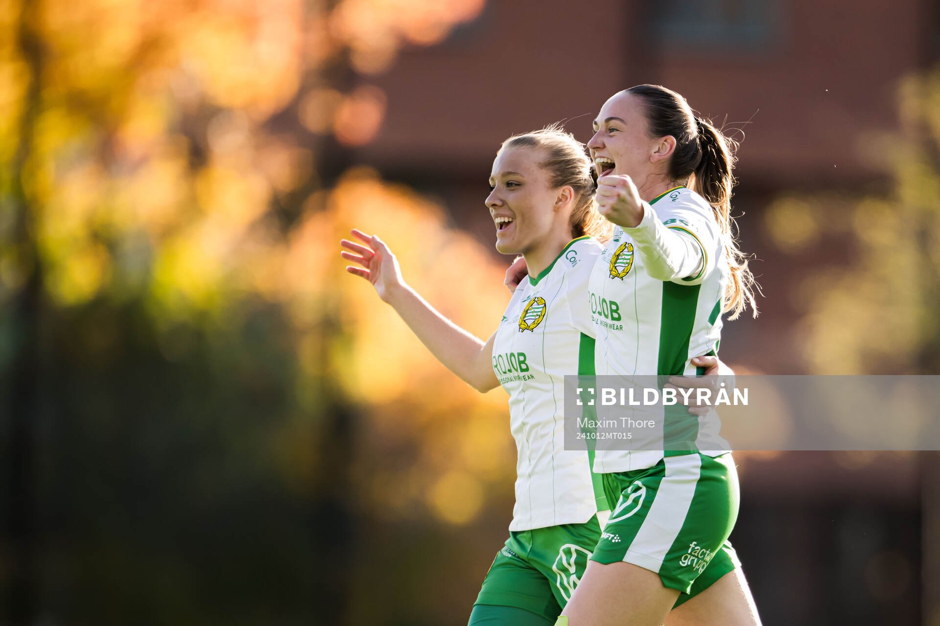 Hammarbys Smilla Holmberg och Vilde Hasund jublar