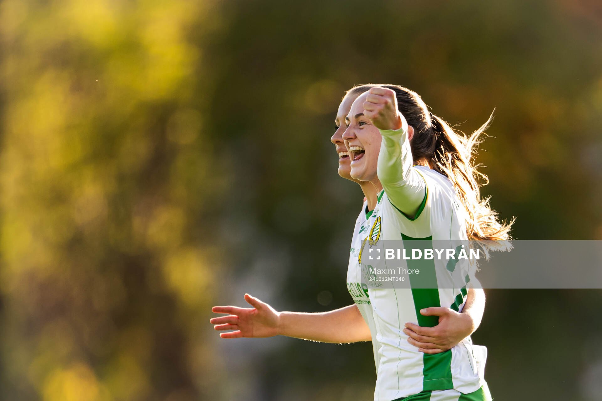 Hammarbys Smilla Holmberg och Vilde Hasund jublar