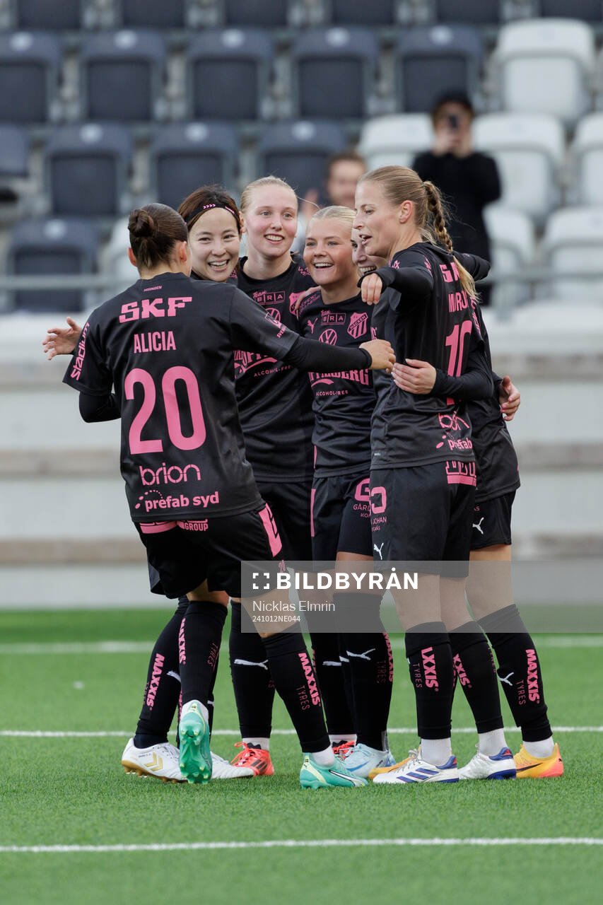 Häckens spelare jublar