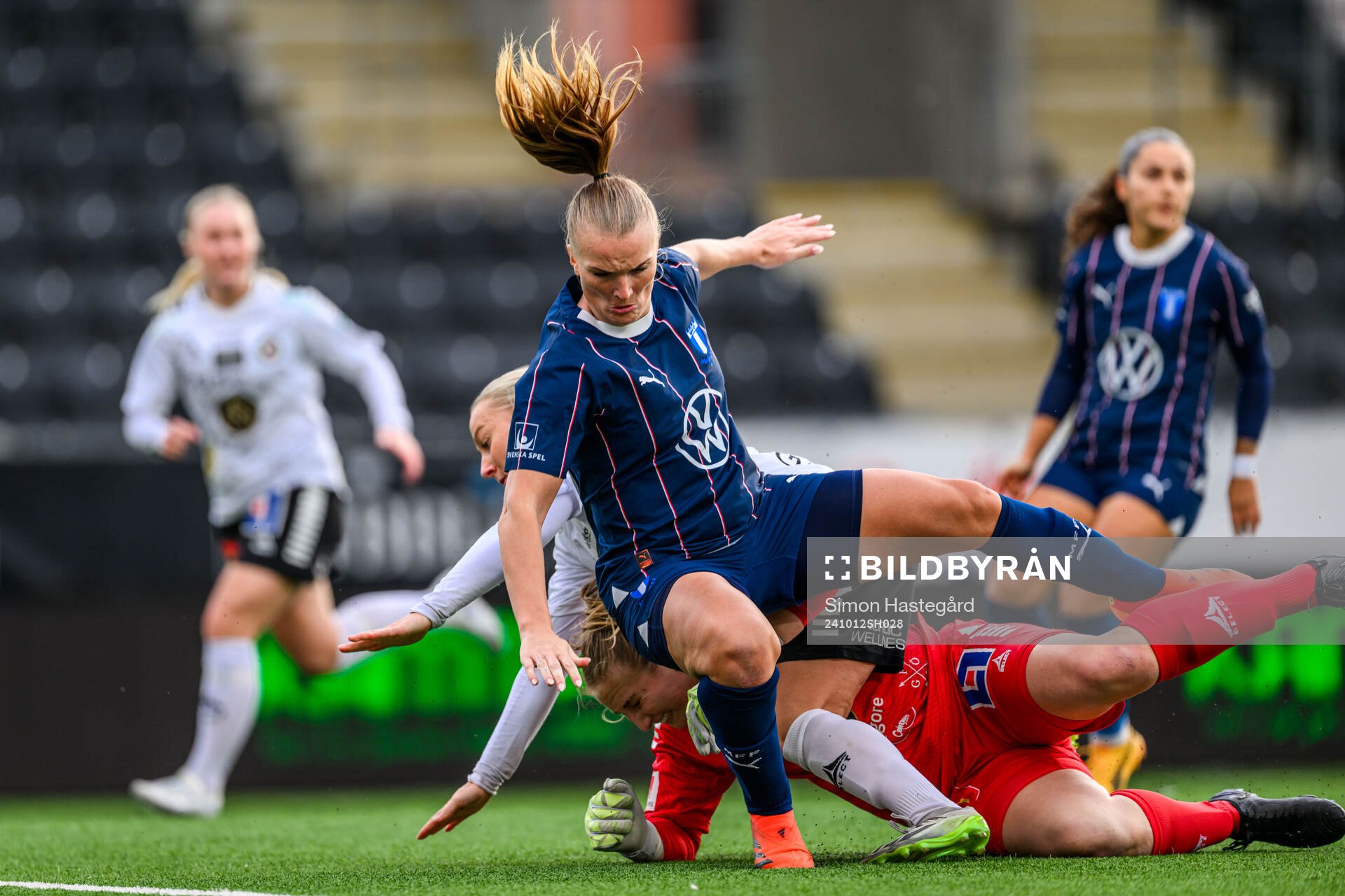 Malmö FFs Lovisa Gustafsson och Örebros Katherine Hess