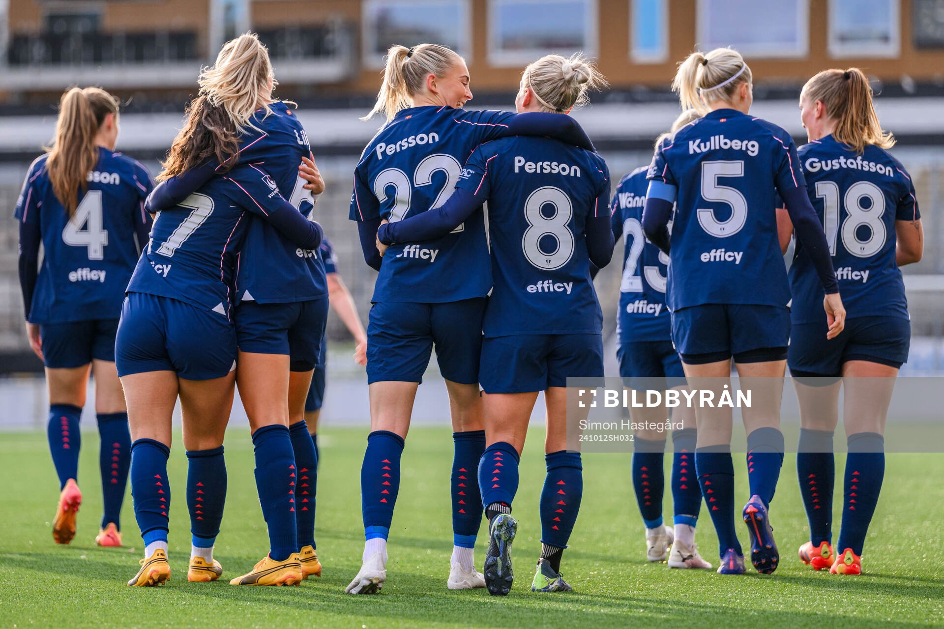 Malmö FFs Beatrice Persson jublar efter 0-1 under fotbollsmatchen i Elitettan mellan Örebro och Malmö FF den 12 oktober 2024 i Örebro. 