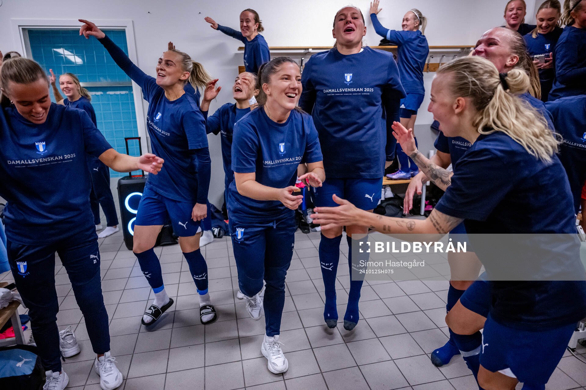 Malmö FFs spelare jublar i omklädningsrummet