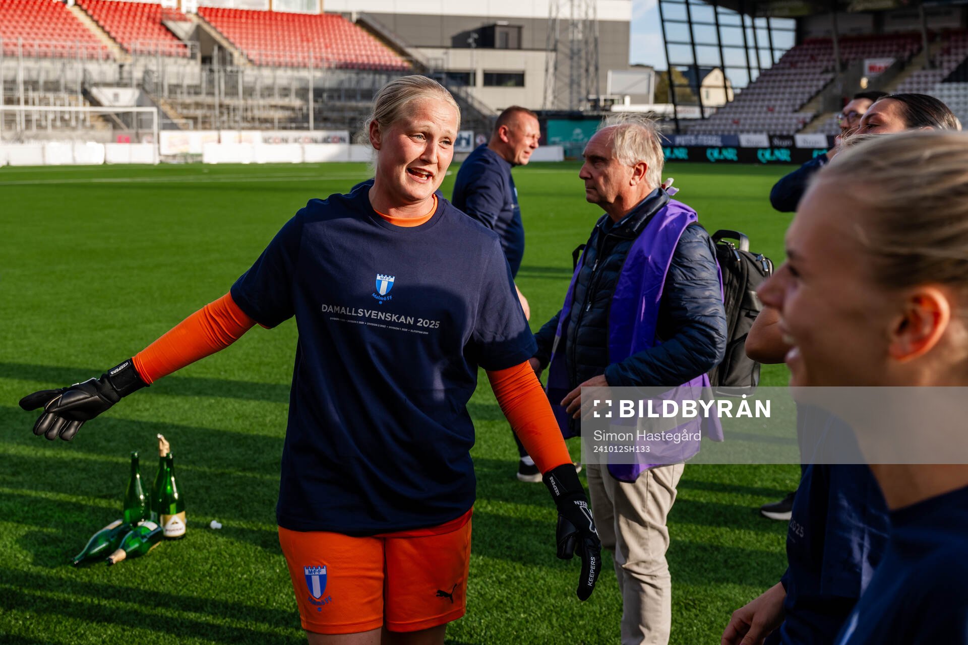 Malmö FFs målvakt Kathrine Østergaard Larsen jublar