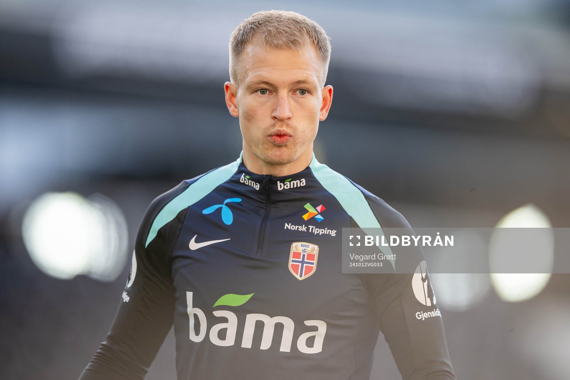 Andreas Hanche-Olsen of the Norwegian national football team during a training session on October 12, 2024 in Linz. 