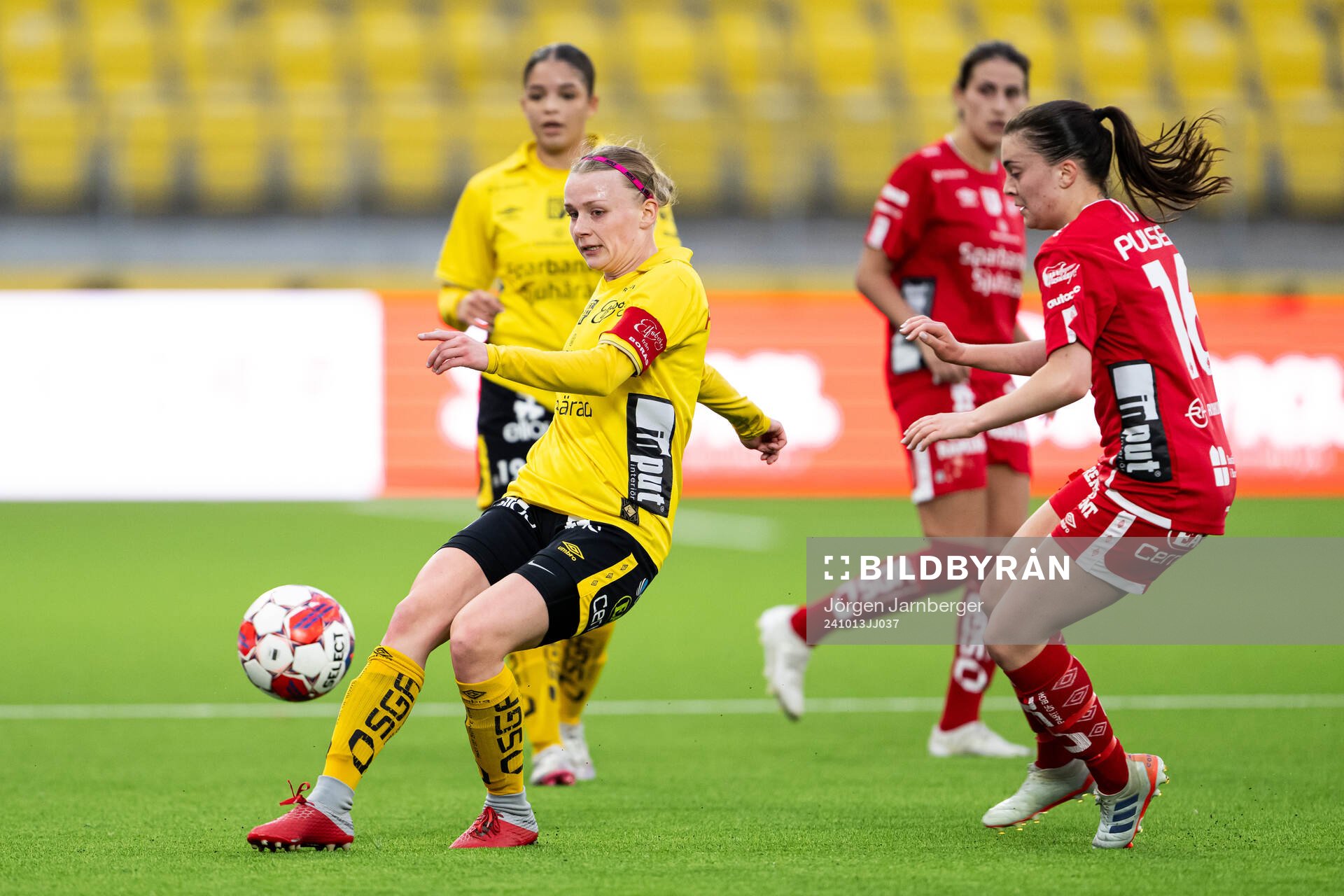 Elfsborgs Leann Nyström och Tyresös Elsa Bromé