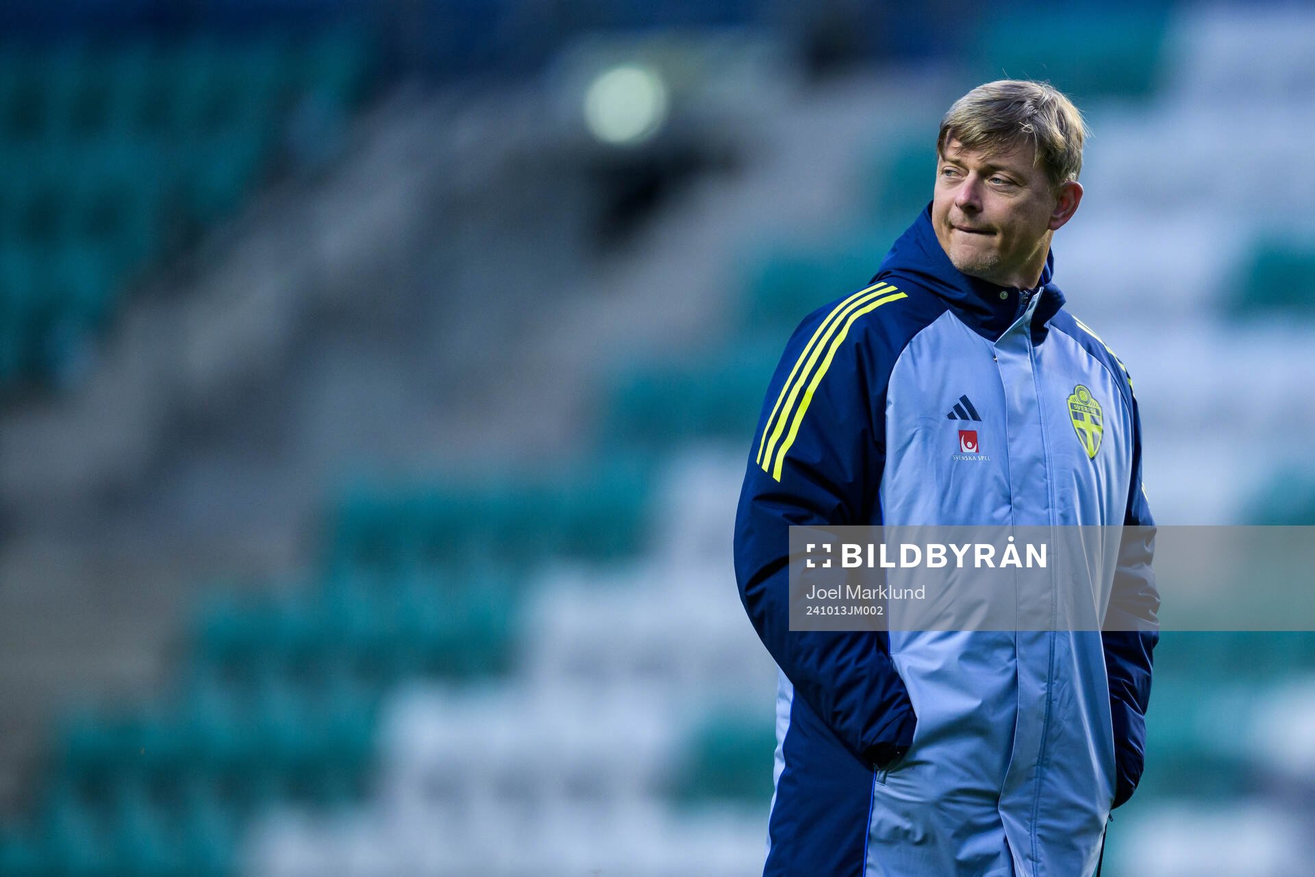 Head coach Jon Dahl Tomasson of the Swedish men's national football team during a training session on October 13, 2024 in Tallinn. 