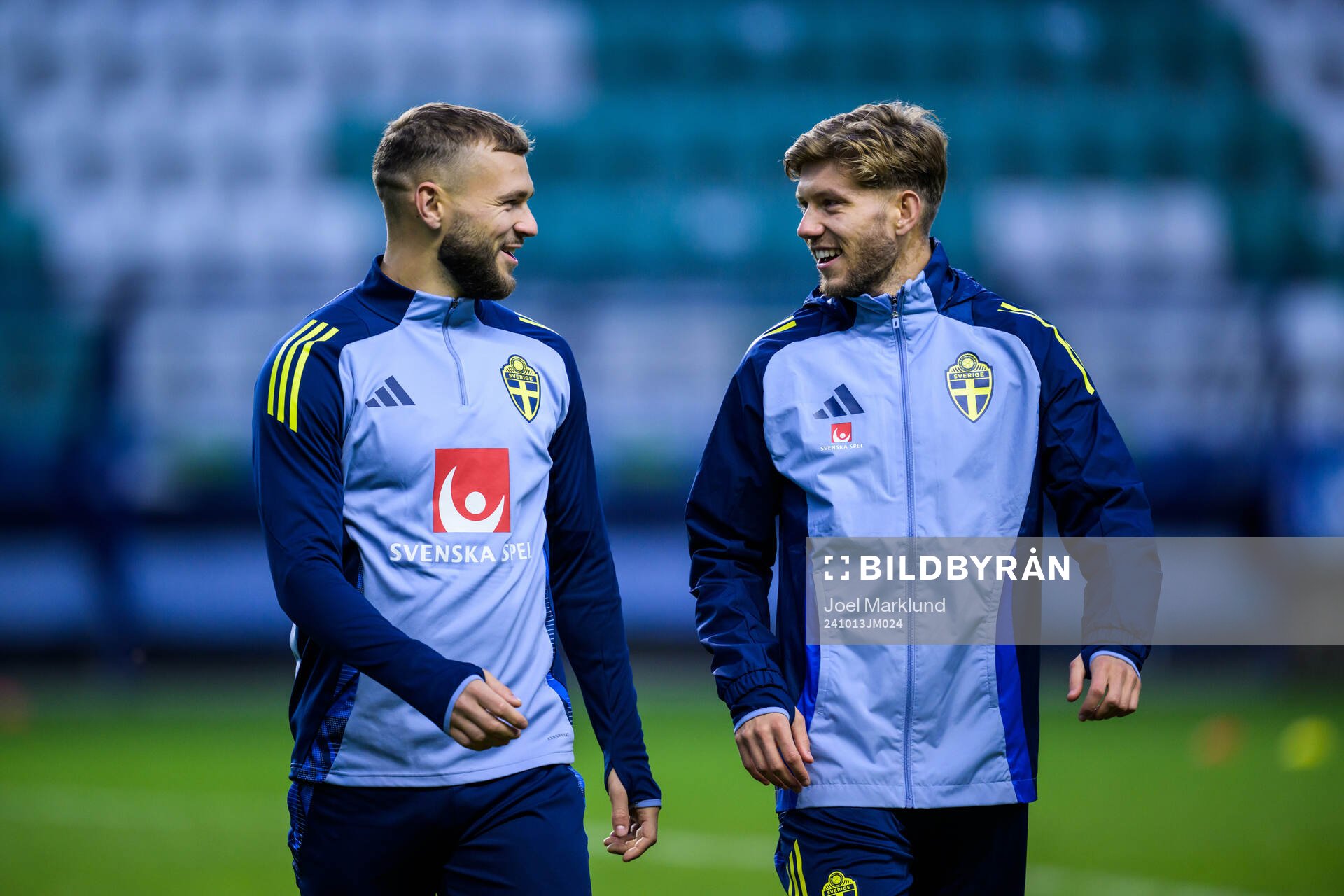 Jesper Karlström and Anton Salétros of the Swedish men's national football team during a training session on October 13, 2024 in Tallinn.