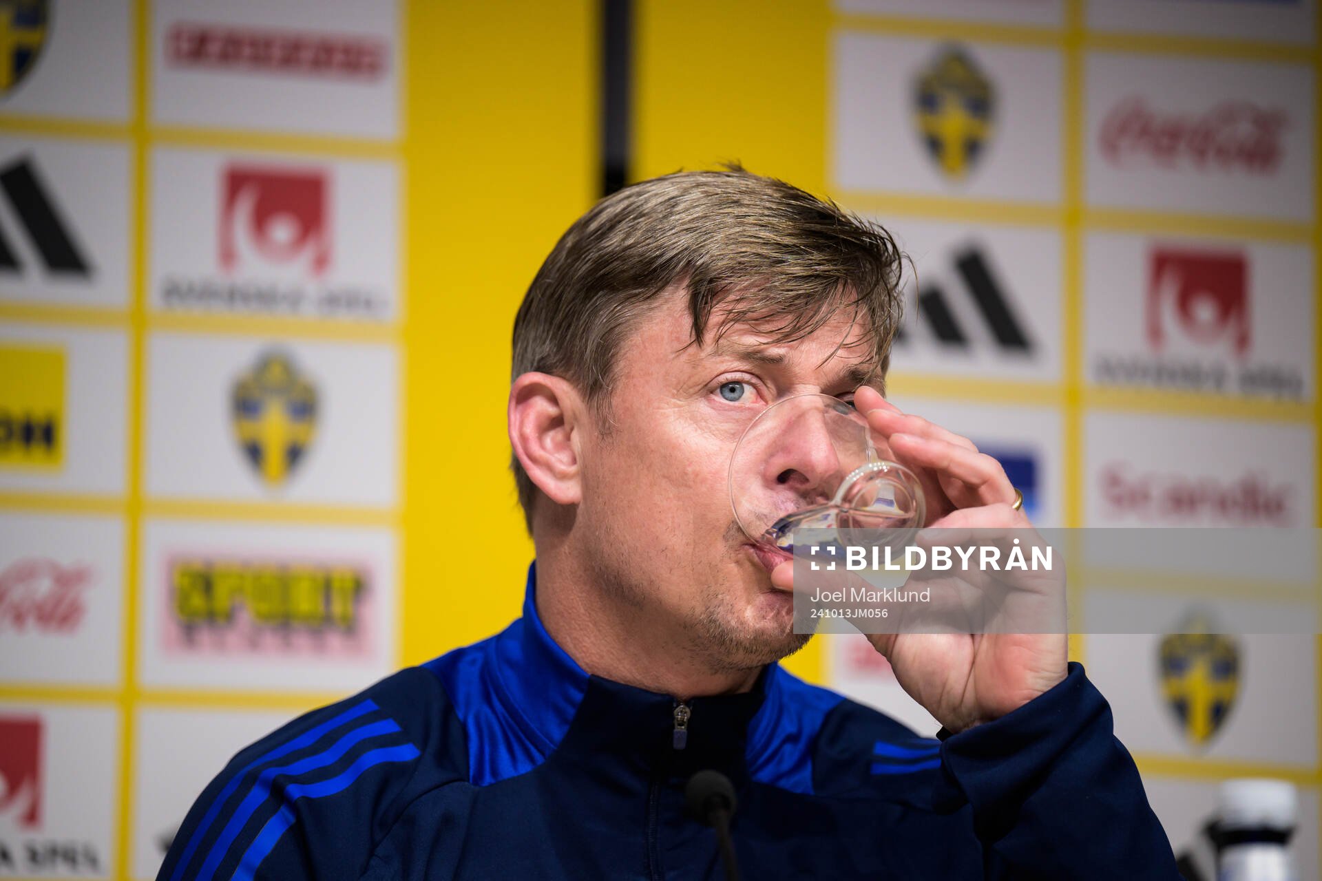 Head coach Jon Dahl Tomasson of the Swedish men's national