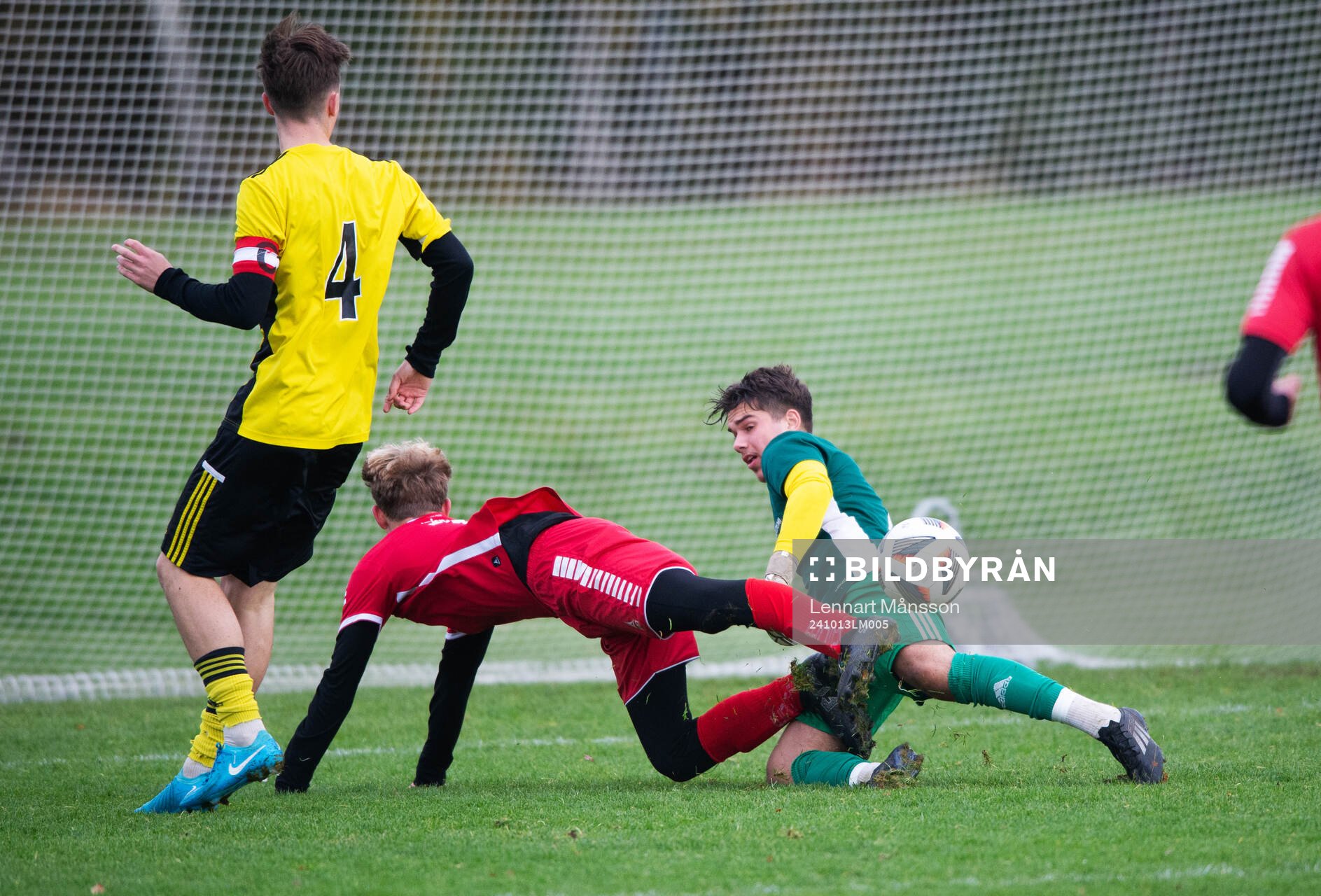 IFK Hässleholms 15-årige målvakt Ermal Jashanica i