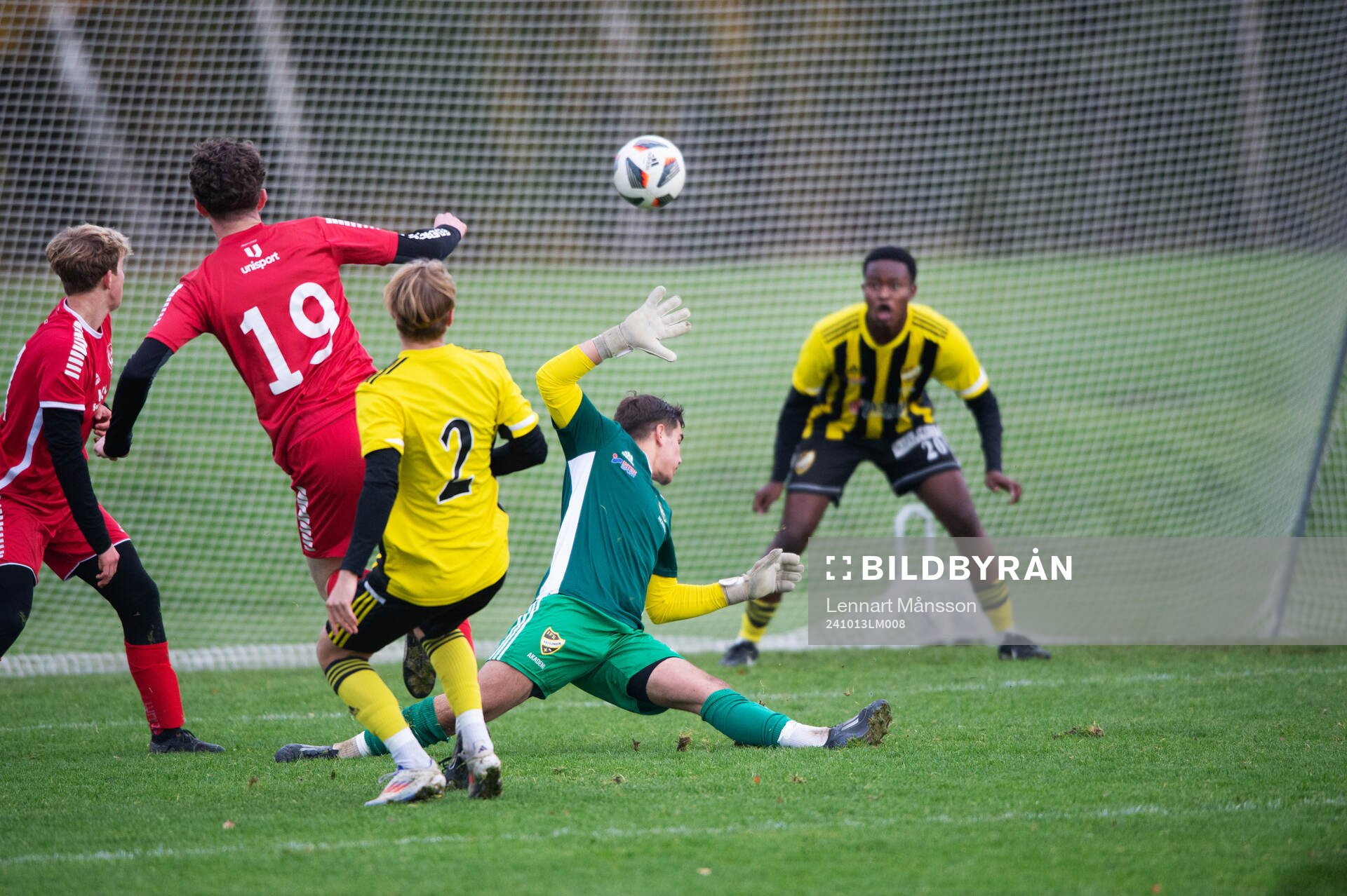 IFK Hässleholms 15-årige målvakt Ermal Jashanica i