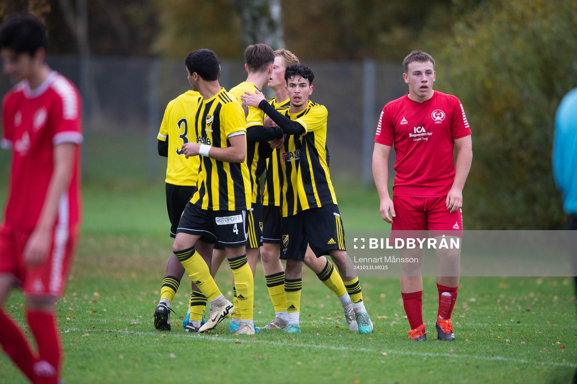 IFK Hässleholms Albion Dibrani jublar efter 1-1 i matchen i U19 mellan IFK Hässleholm och Linero IF i Hässleholm 13 oktober 2024.
