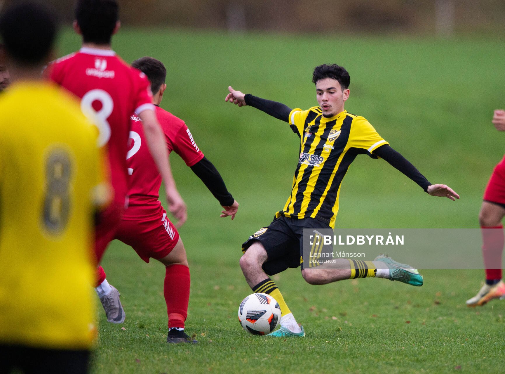 IFK Hässleholms Albion Dibrani i matchen i U19 mellan IFK