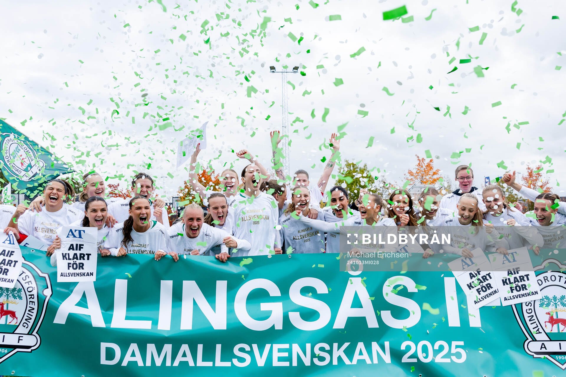 Alingsås spelare jublar