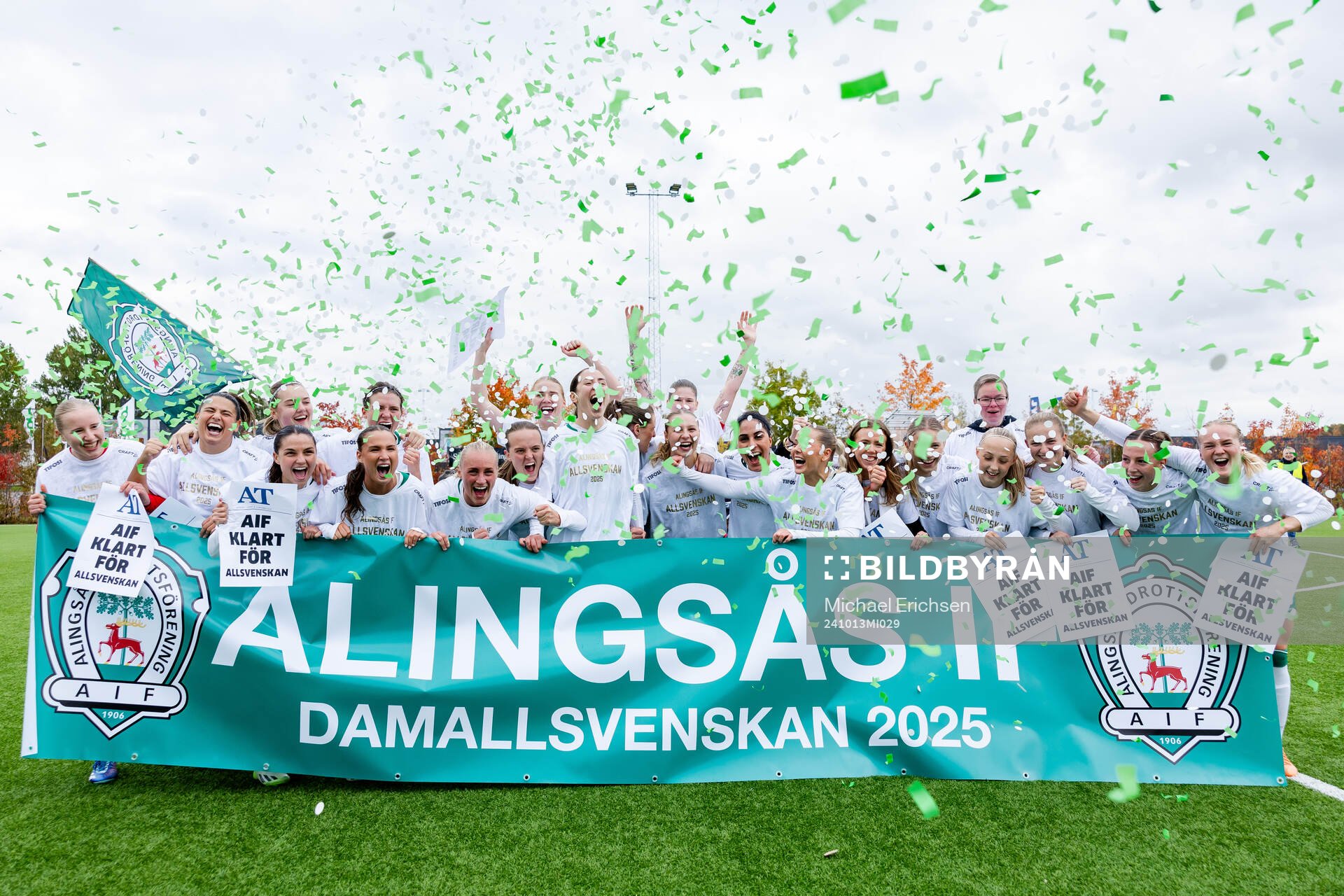 Alingsås spelare jublar