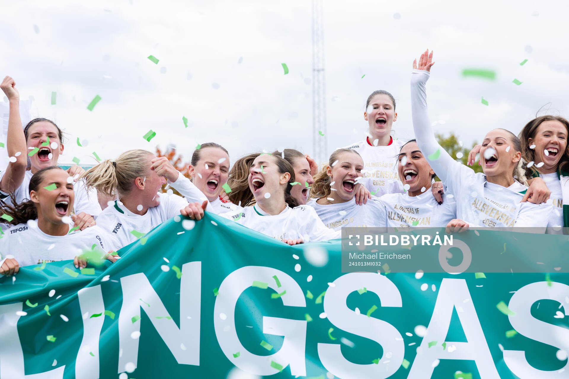 Alingsås spelare jublar